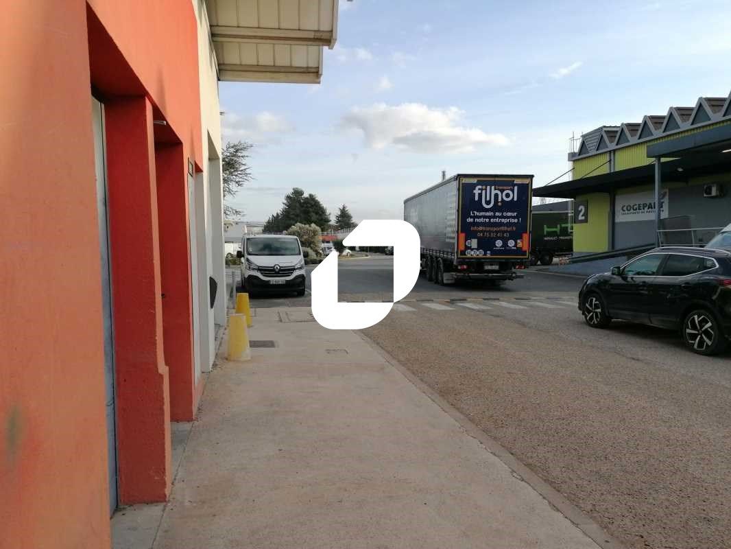 Située au coeur de la dynamique commune de Vendar