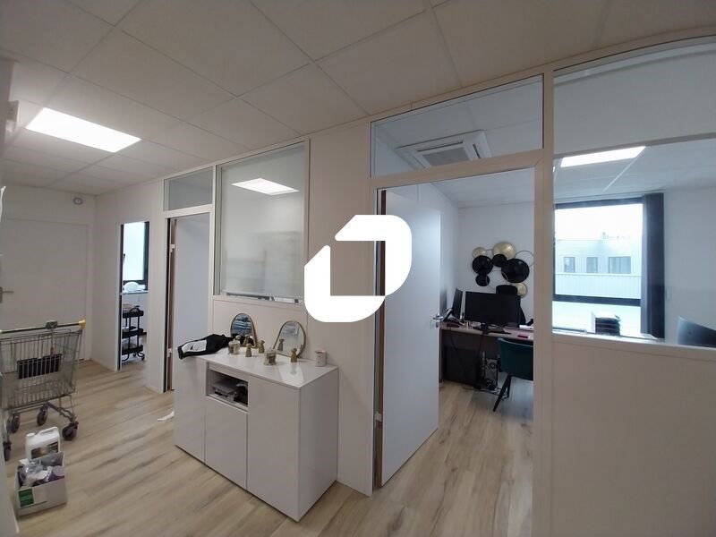 Bureaux de 94 m² non divisibles à Louer à MONTPEL