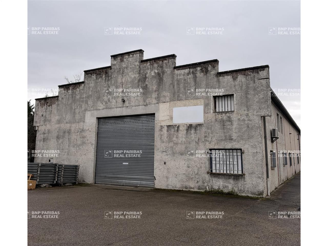 Vente Activité 2137 m² non divisibles 38290 La verpillière