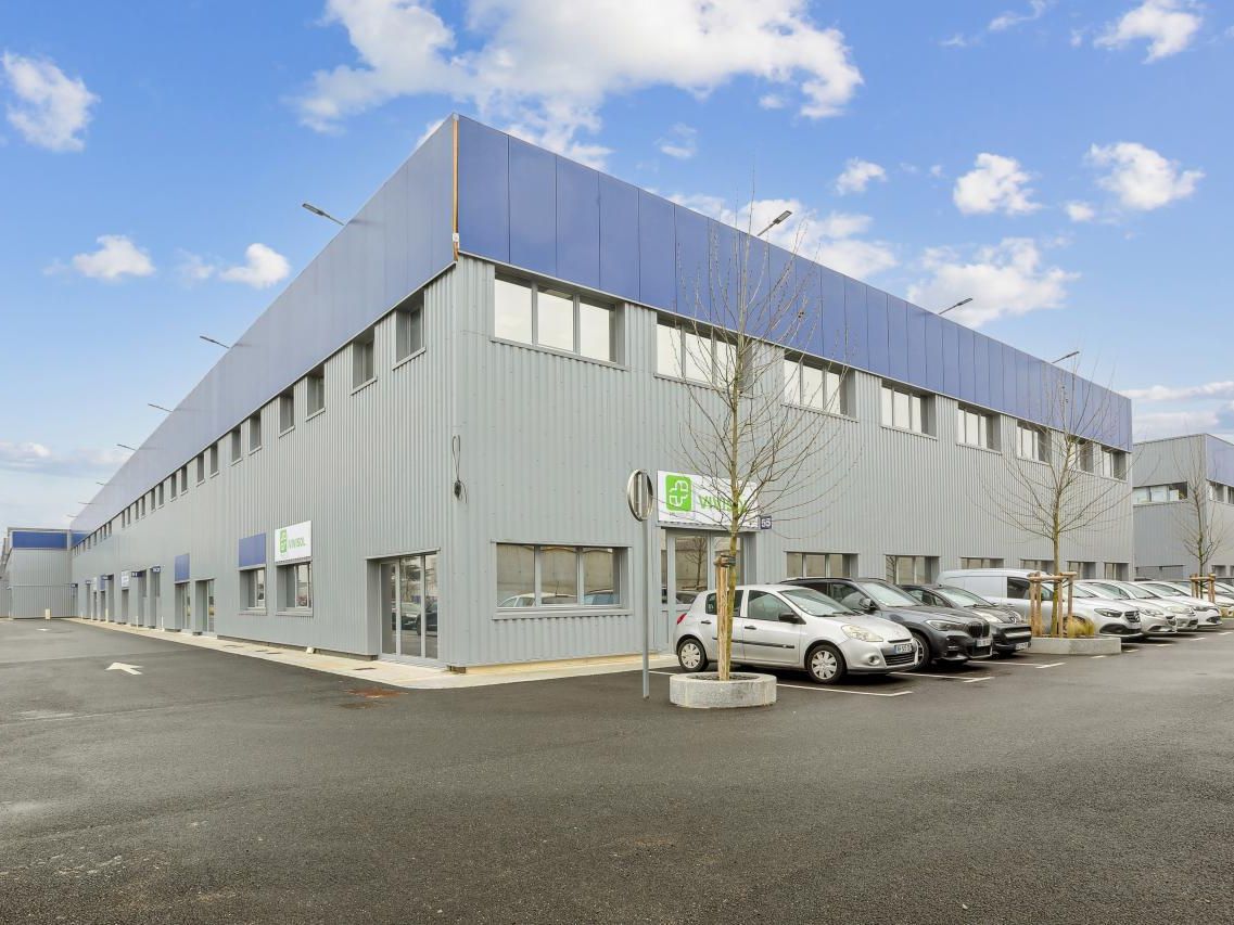 Location PME-PMI 3382.25 m² divisibles 77000 Vaux-le-pénil