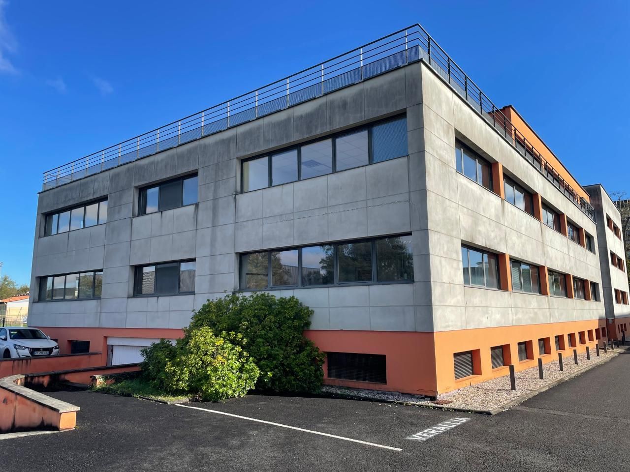 Location Bureaux 348.85 m² non divisibles 33700 Mérignac
