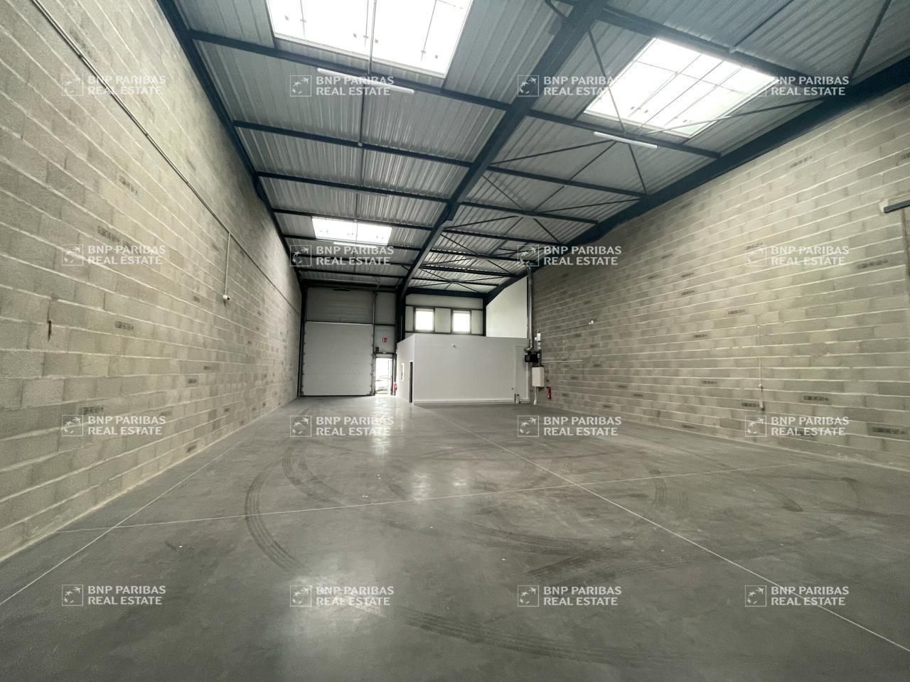 335 m² pour ce activité en vente à Corbas