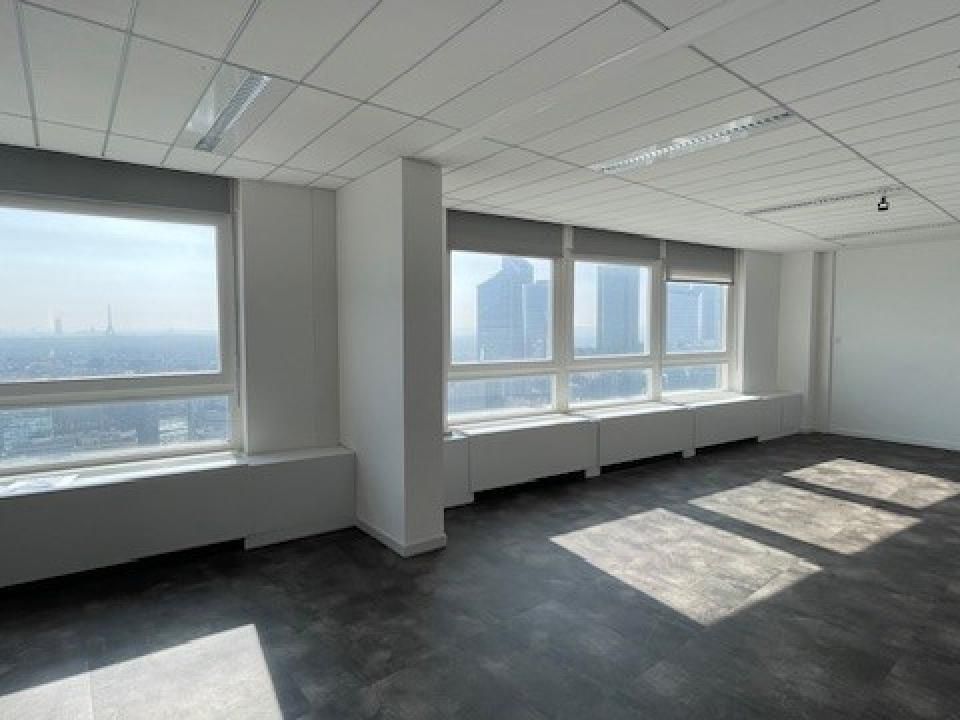 1174 m² pour ce bureaux en location à Courbevoie