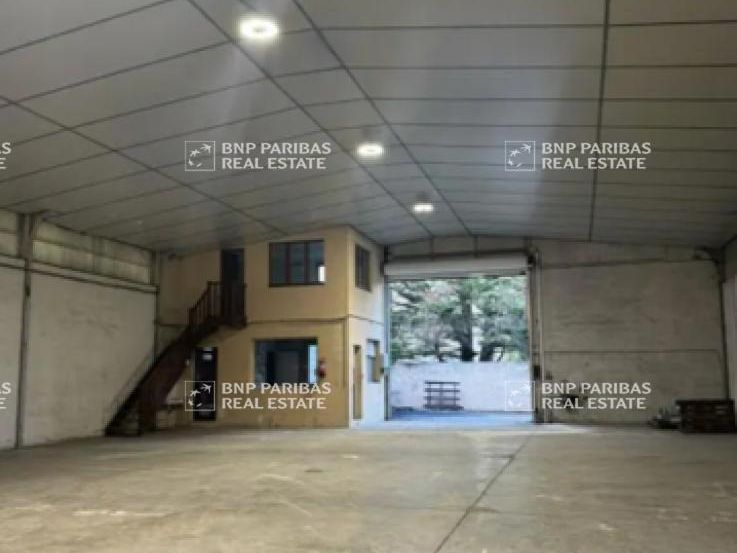 884 m² pour ce activité en location à Châteaurenard