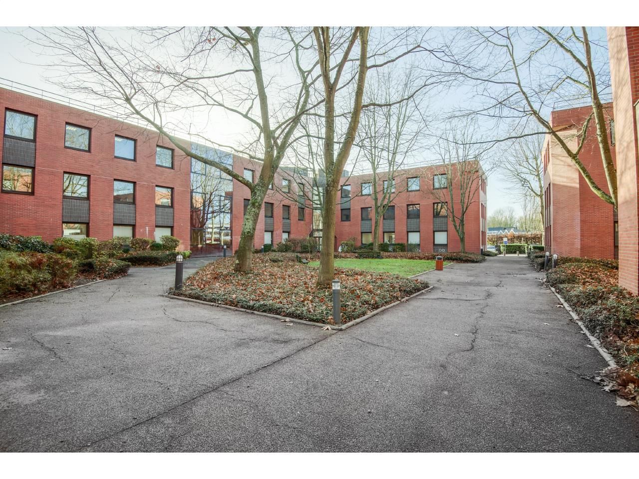 222 m² pour ce bureaux en location à Montigny le bretonneux