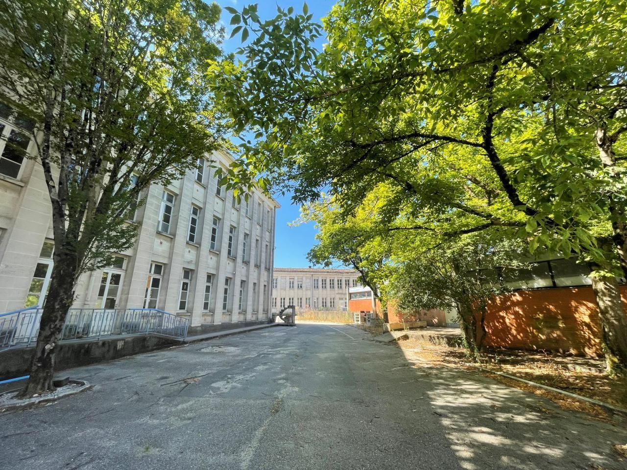 5604 m² pour ce bureaux en location à Bordeaux