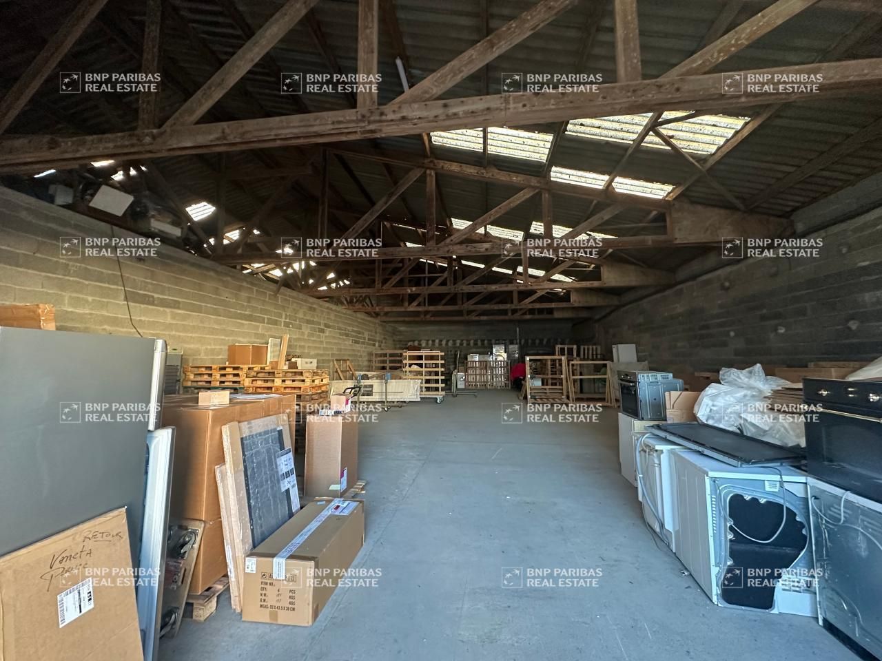 Location Activité 300 m² non divisibles 37320 Esvres-sur-indre