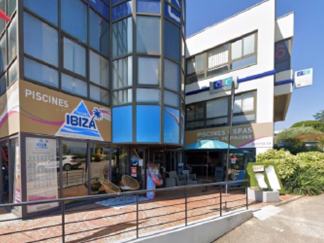 Location Local commercial 602 m² non divisibles 06600 Antibes
