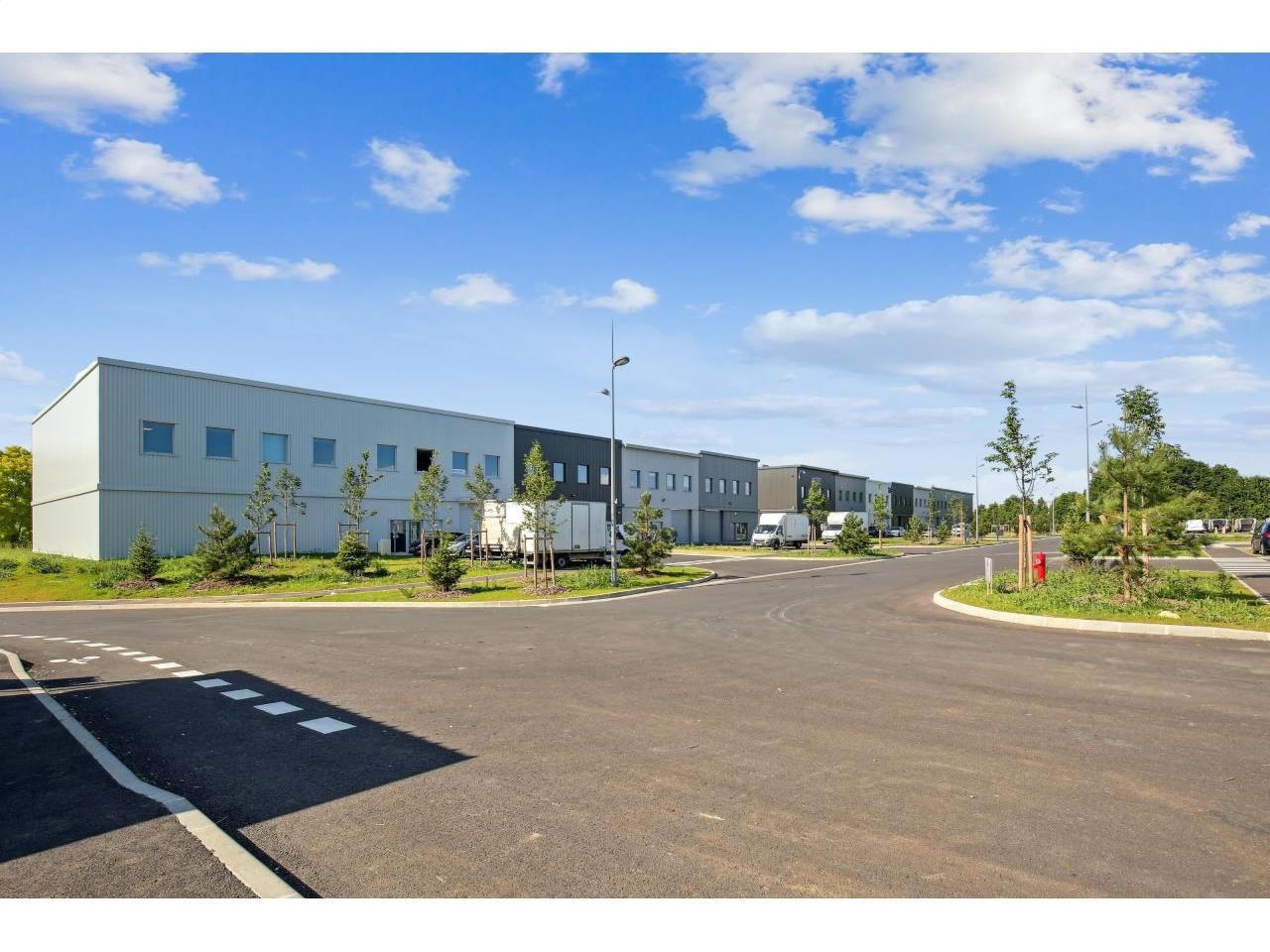 2293 m² pour ce pme-pmi en location à Roissy-en-france