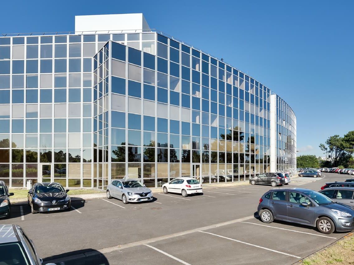 2049 m² pour ce bureaux en location à Pessac
