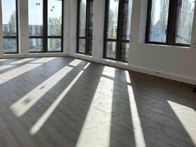 1351 m² pour cetentrepôts classe b en location à Wissous