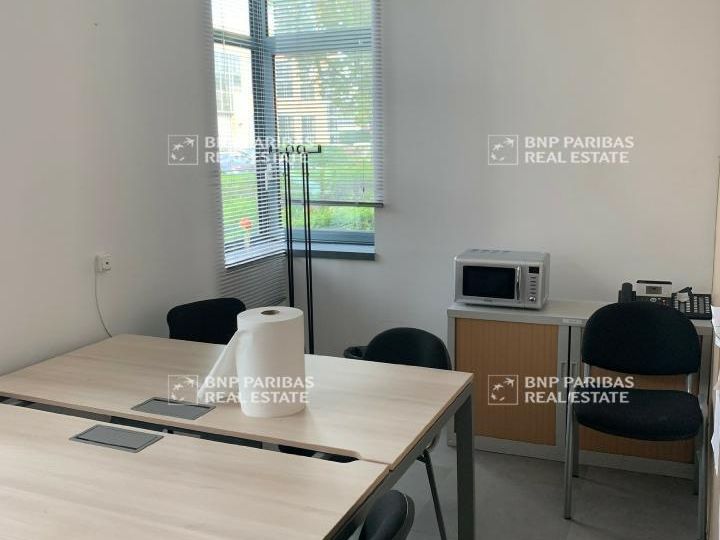 Location Bureaux 647 m² divisibles 78180 Montigny le bretonneux