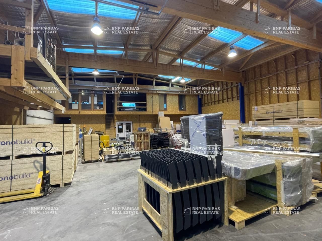 487 m² pour ce activité en vente à Thurins