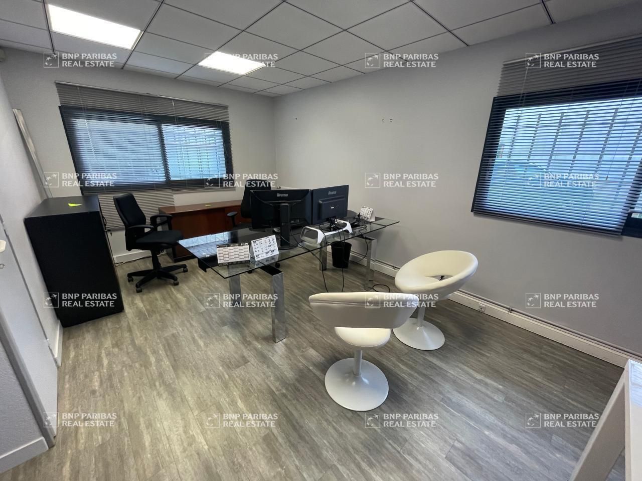 900 m² pour ce activité en location à La chapelle-des-fougeretz