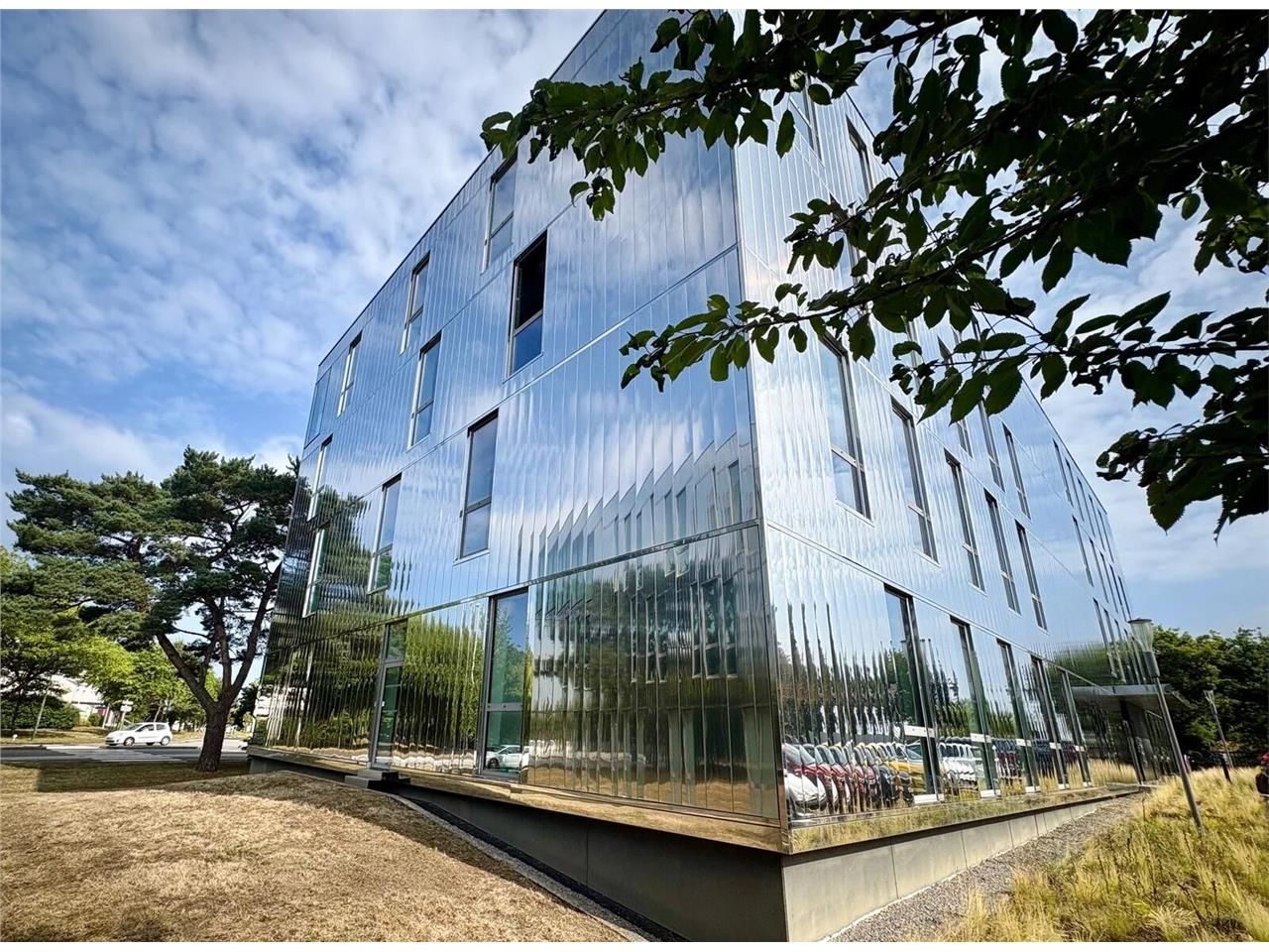 ARNOLD ENTREPRISE vous propose 600 m2 de bureaux,