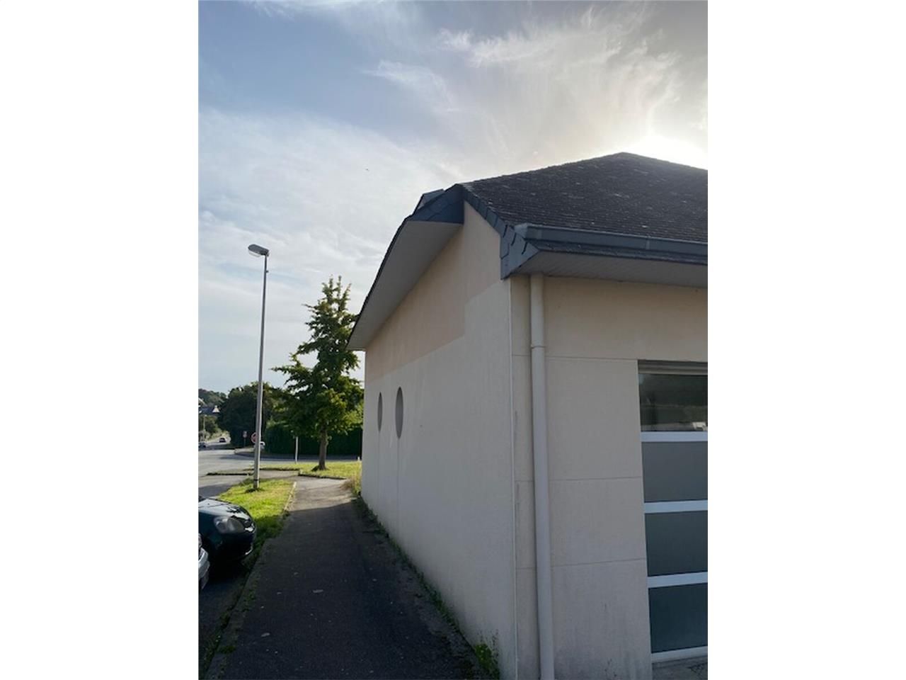 À vendre à Theix-Noyalo, ce bâtiment professionne