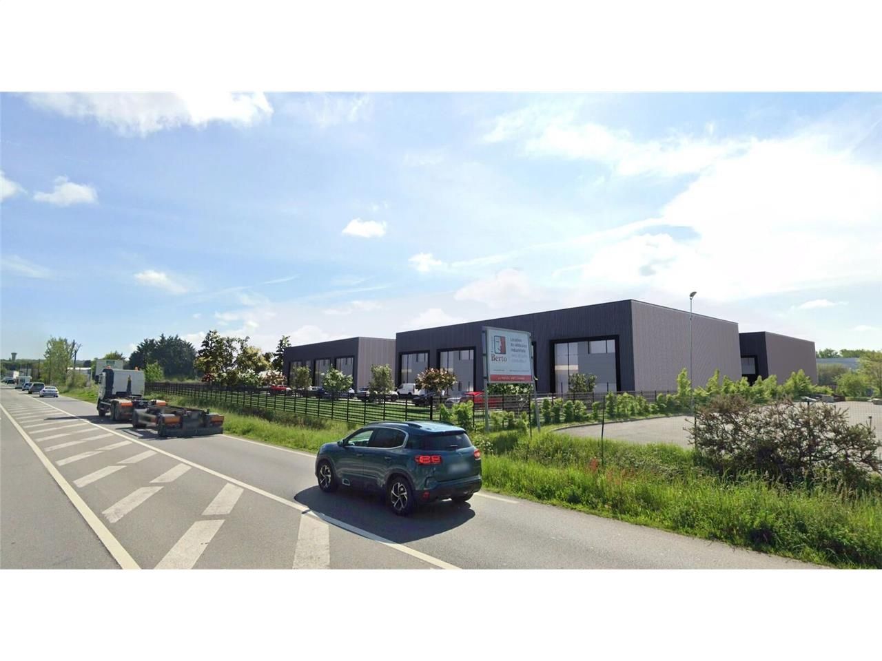 À vendre, un entrepôt neuf de 313 m², idéalement