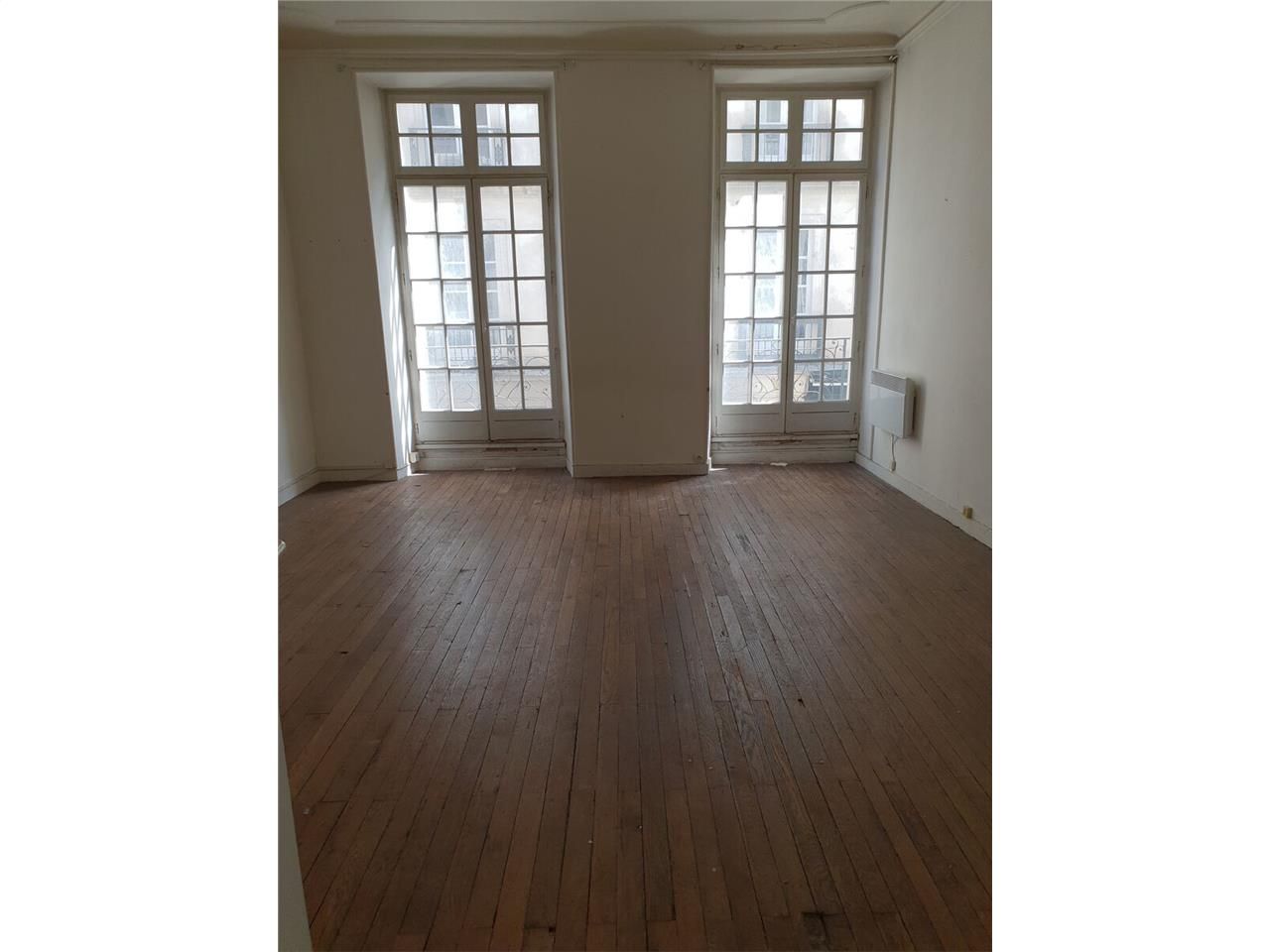 ARNOLD ENTREPRISE propose à la location un immeub