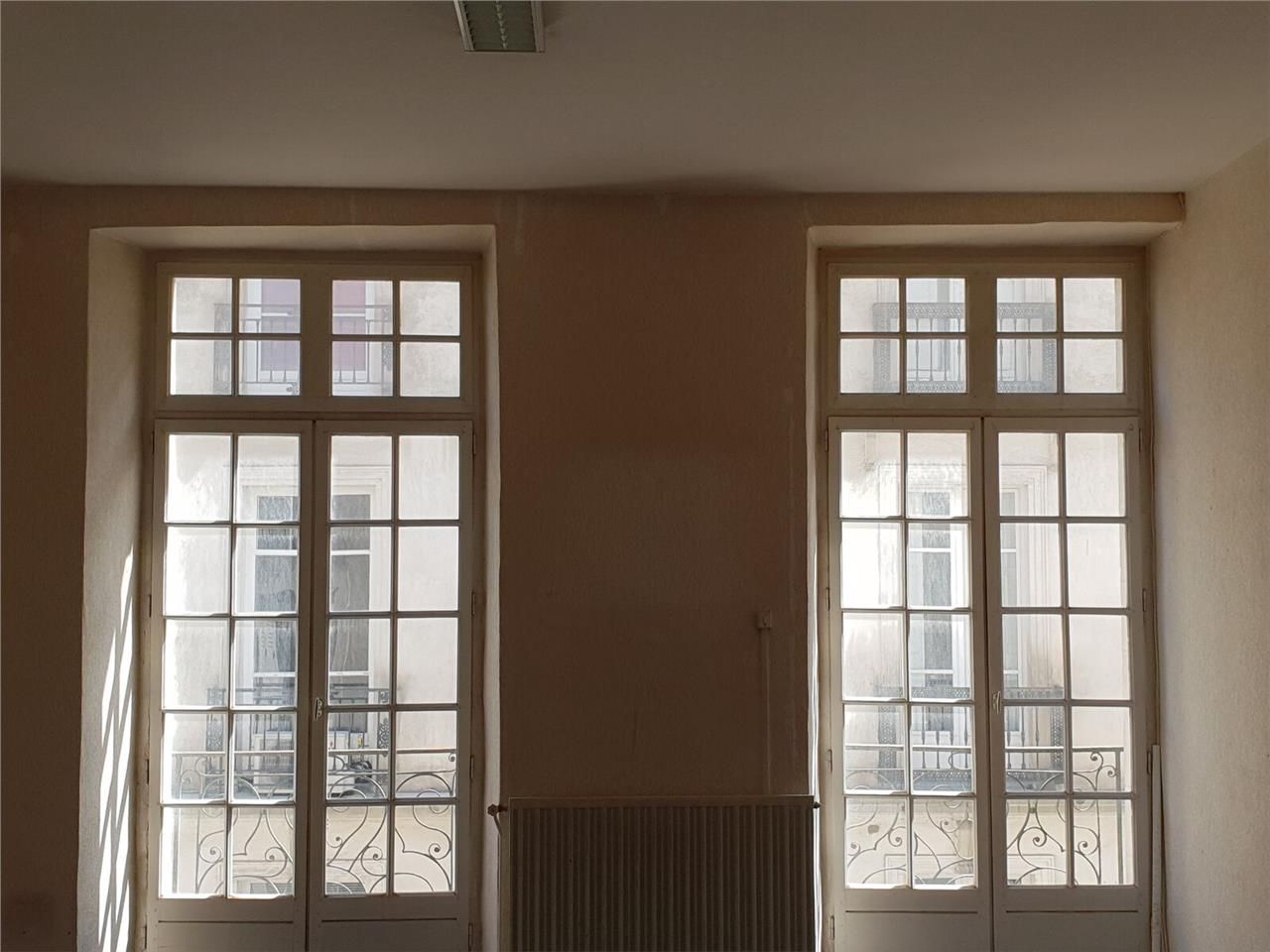 ARNOLD ENTREPRISE propose à la location un immeub