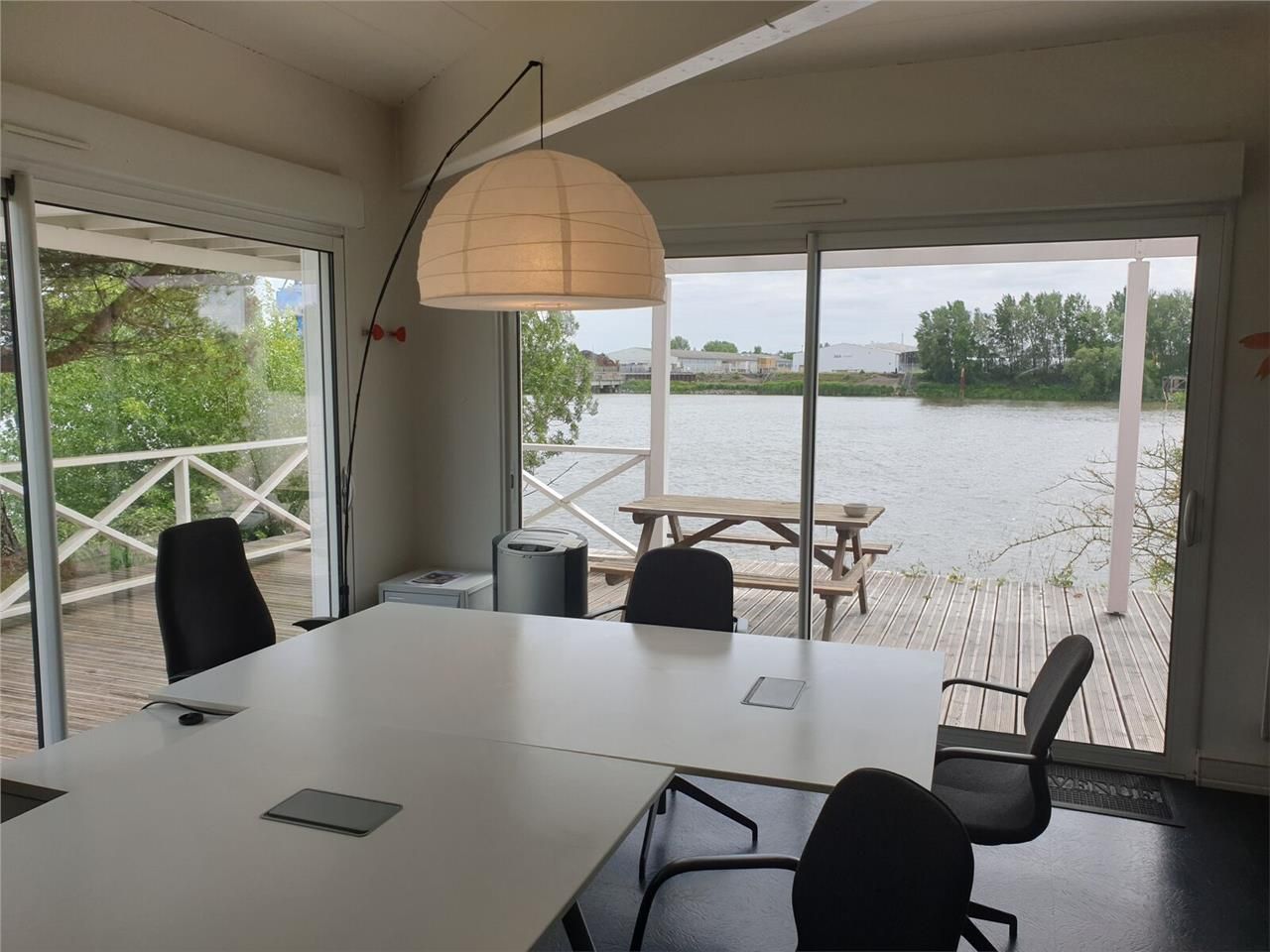 ARNOLD ENTREPRISE propose à la vente un espace de