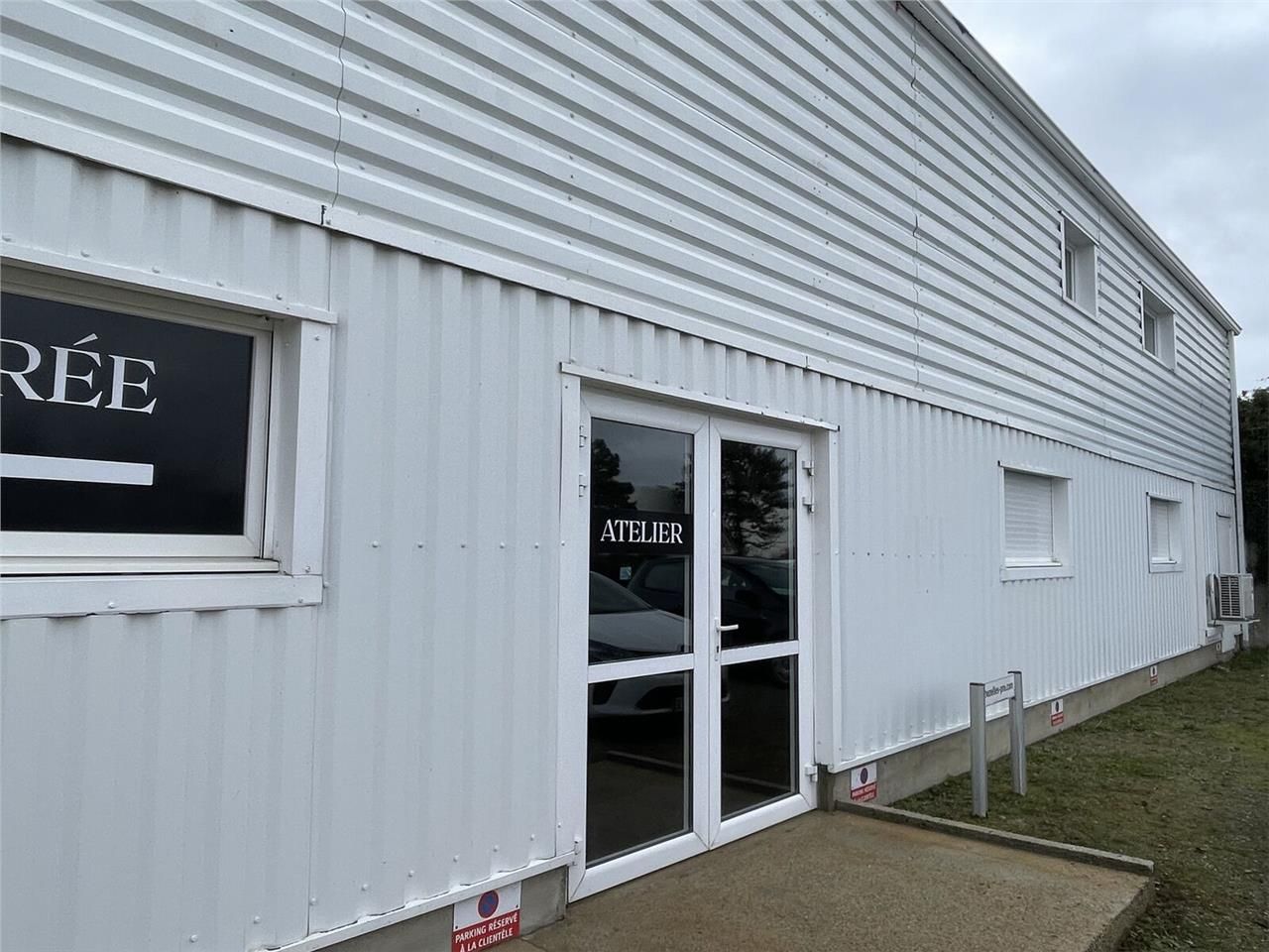 Local d'activité au coeur d'une zone économique A