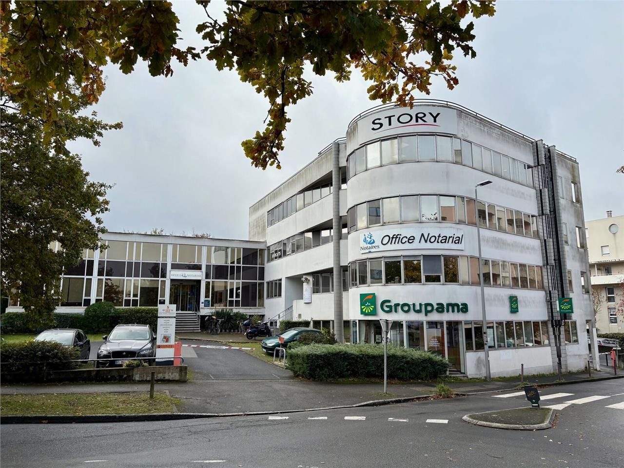 ARNOLD ENTREPRISE propose à la location des burea