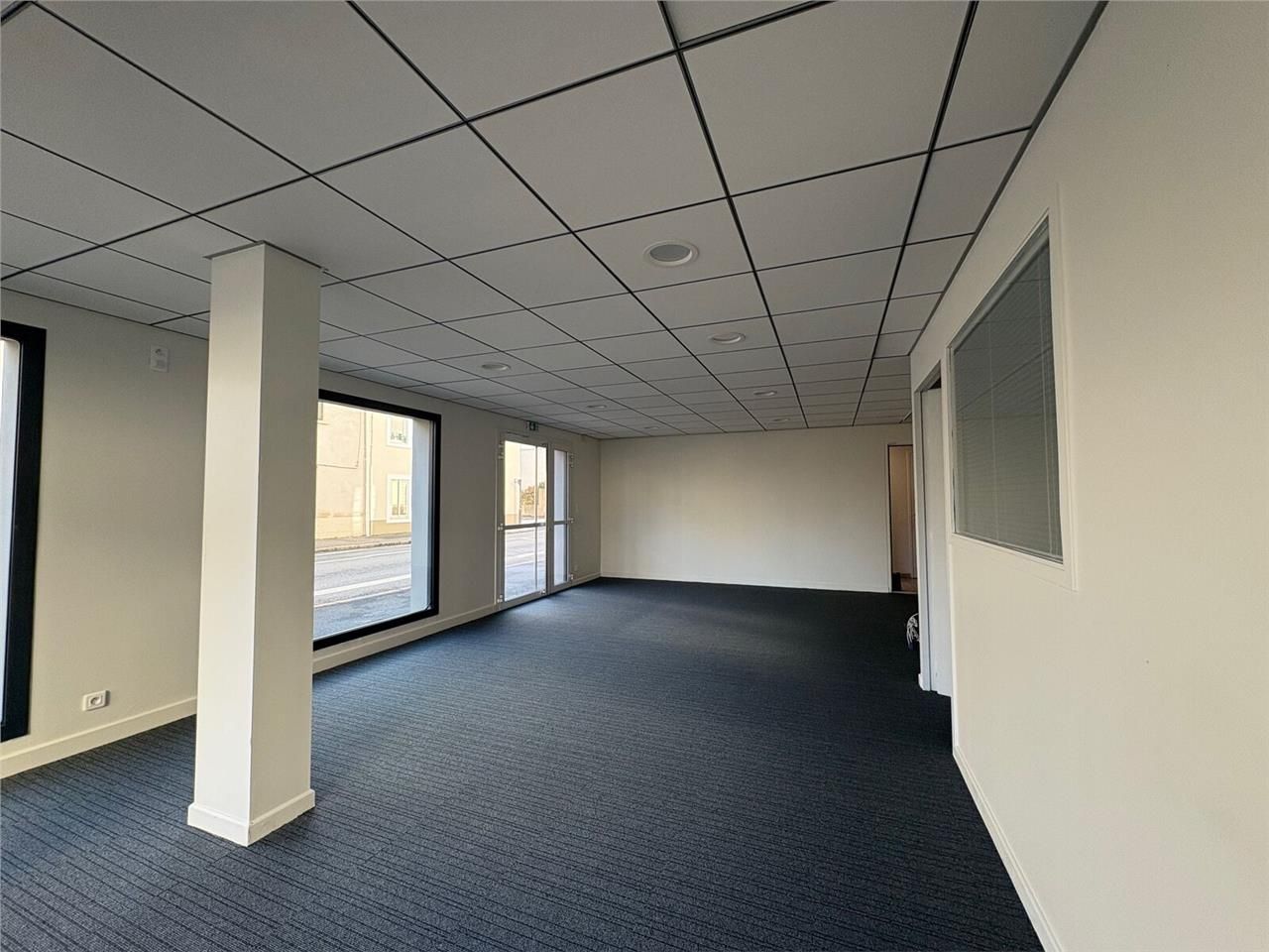 ARNOLD ENTREPRISE propose à la vente un local com