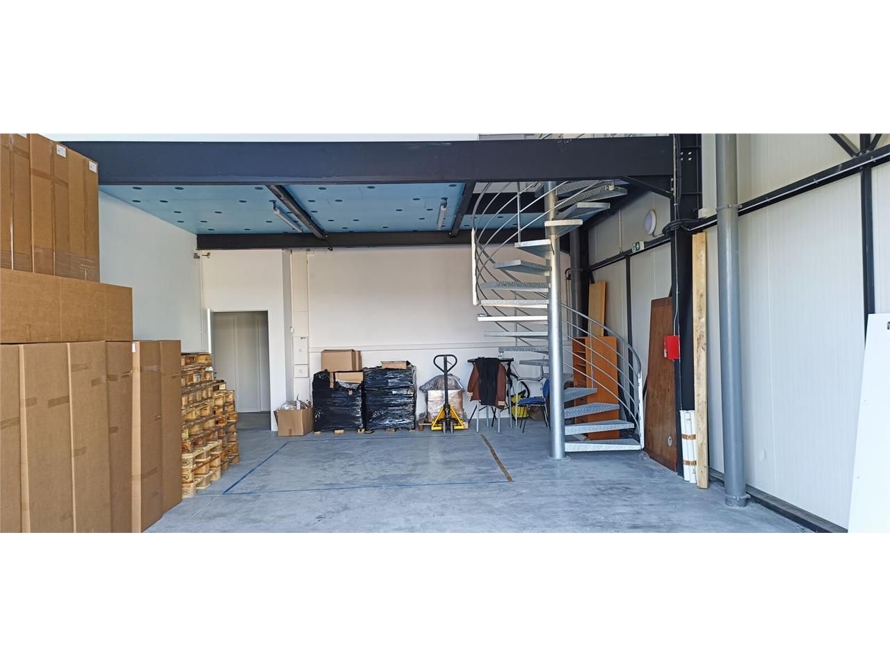 À Séné, découvrez ces locaux d'activité à louer. 