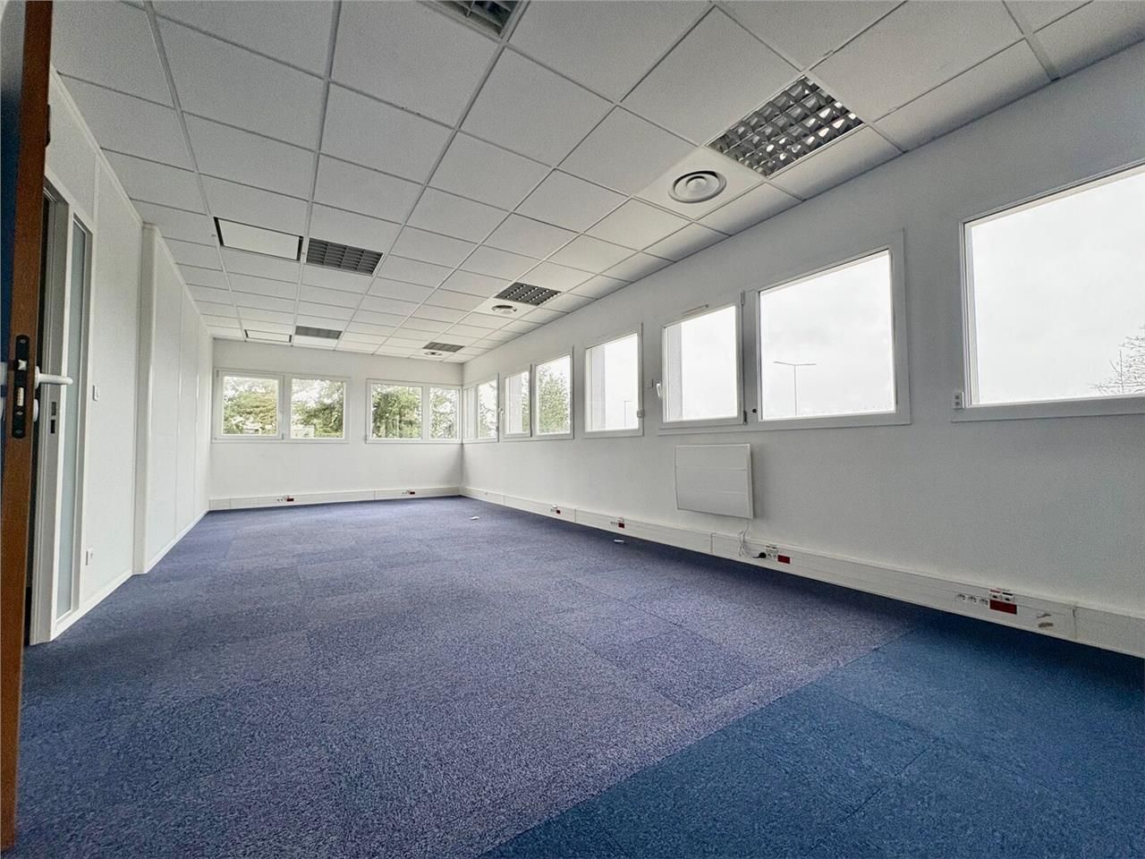 Situé au 1er étage à Saint-Herblain, ce plateau d