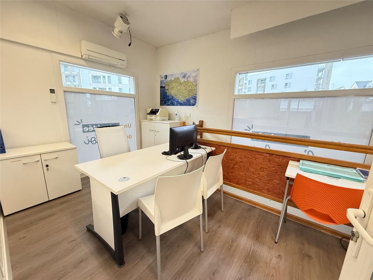 Nous vous proposons à la location un local commer