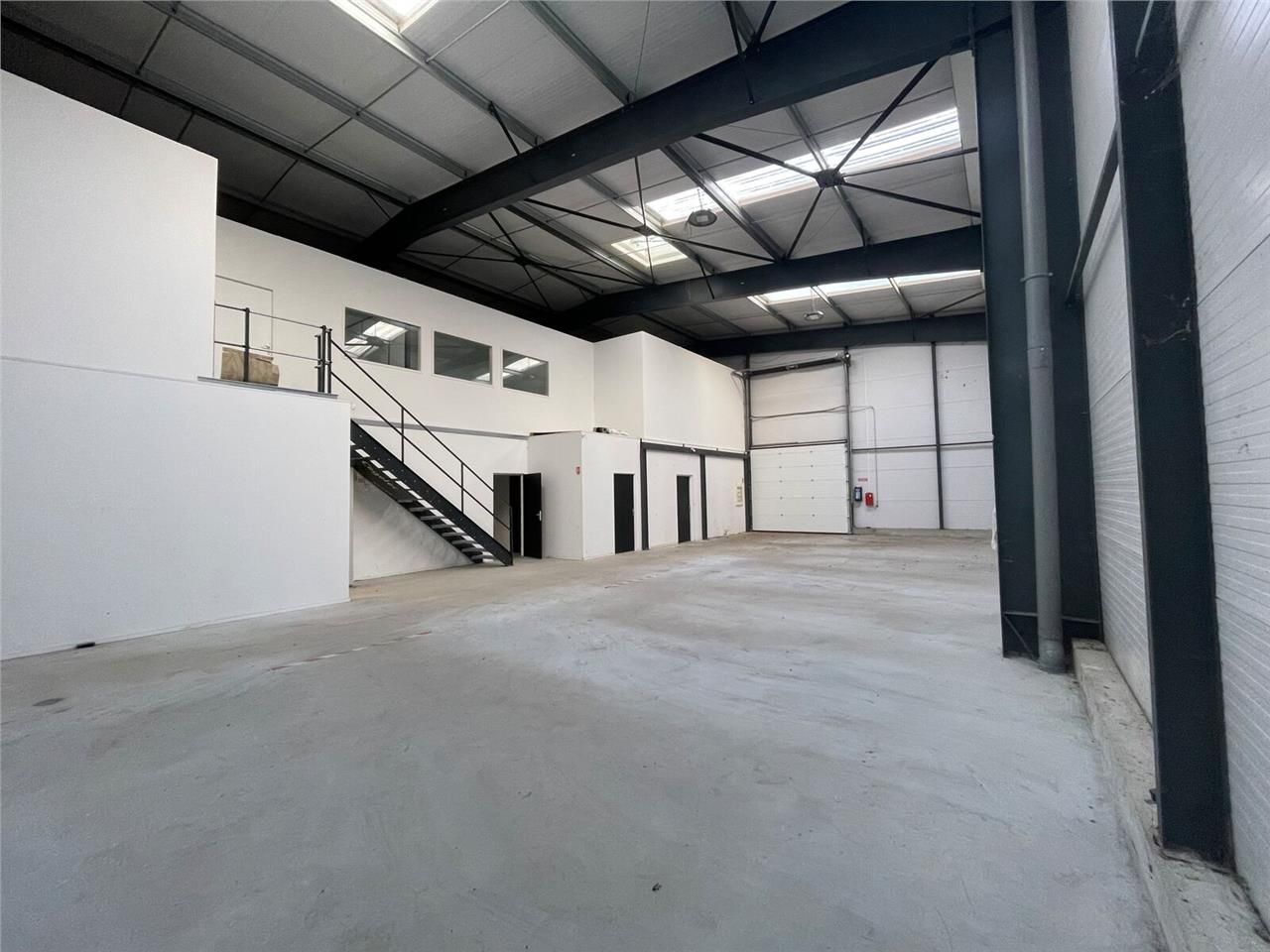 À louer à Crach, ces locaux d'activité de 586 m² 