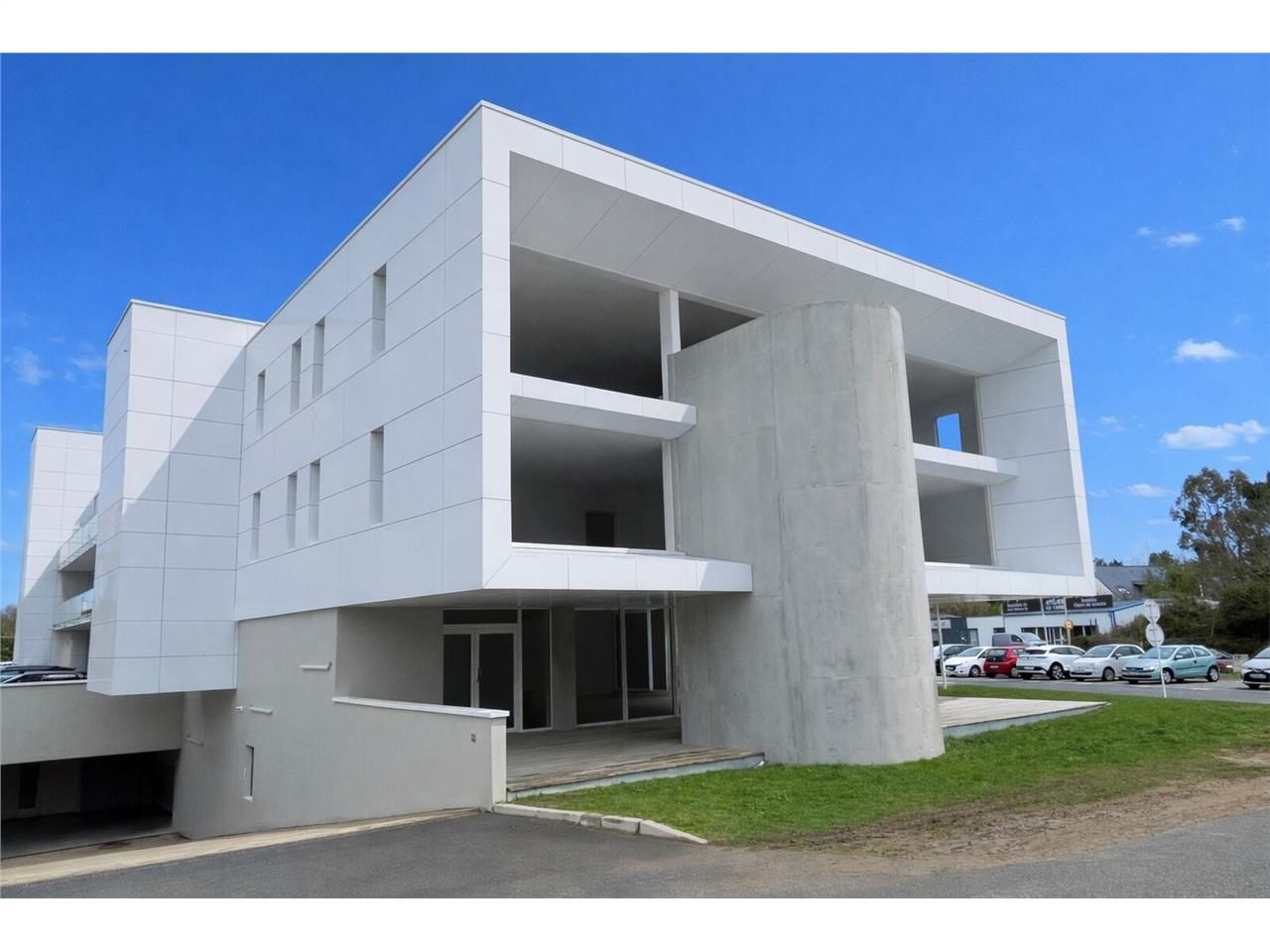 Au sein d'un prestigieux immeuble, ce local comme