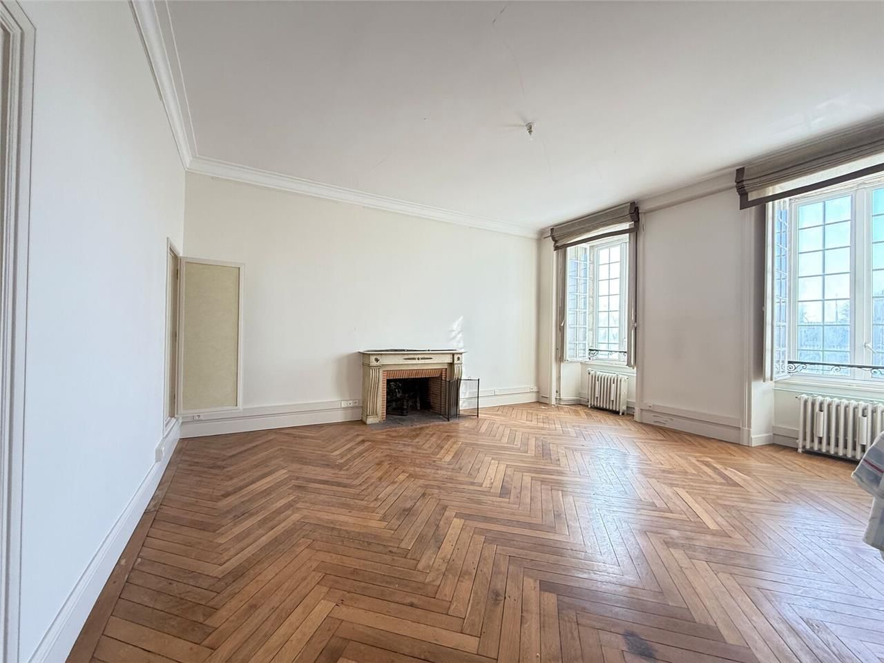 Idéalement situé, sur le Quai des Indes à Lorient