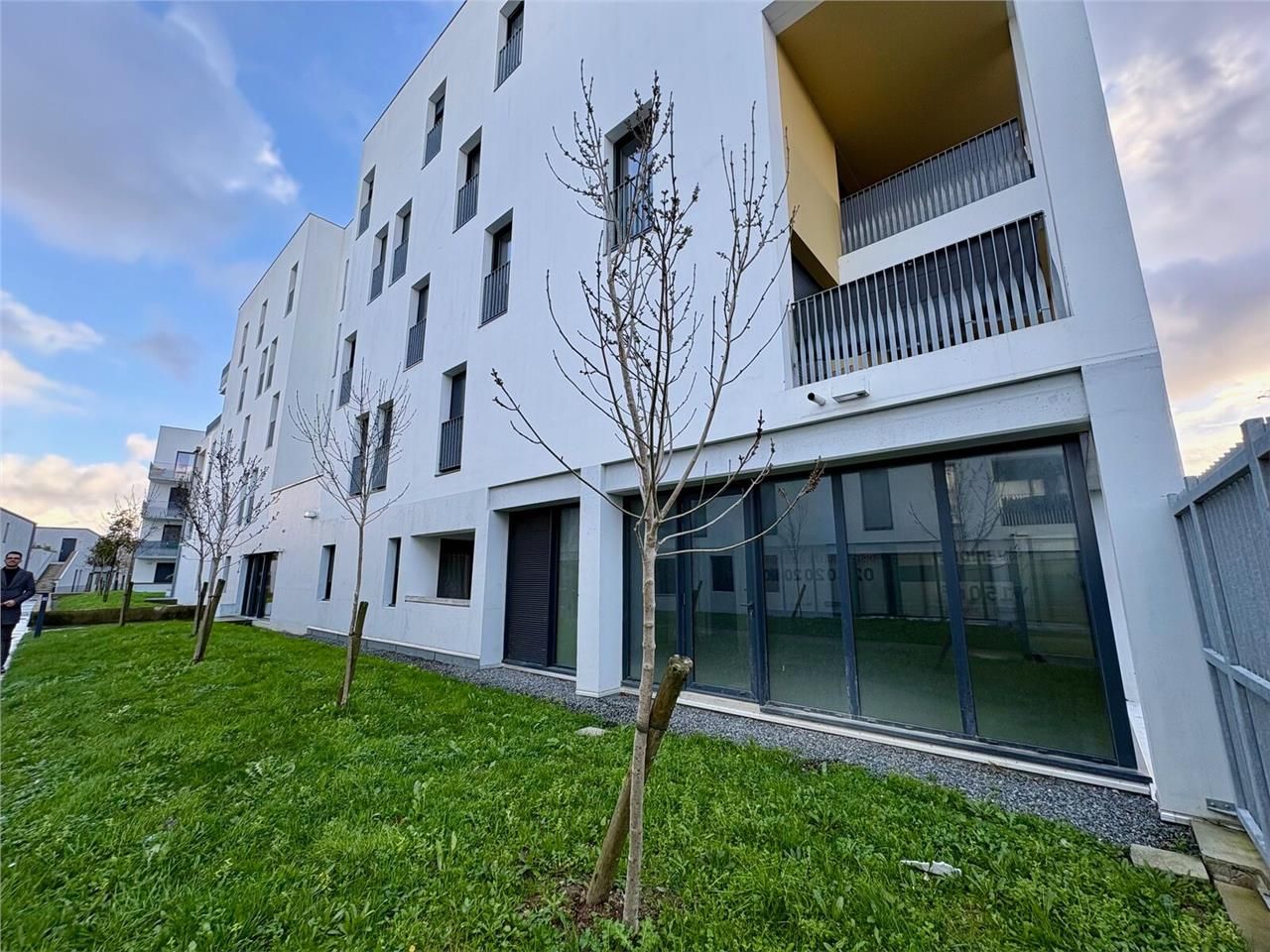 ARNOLD ENTREPRISE propose à la vente des bureaux 