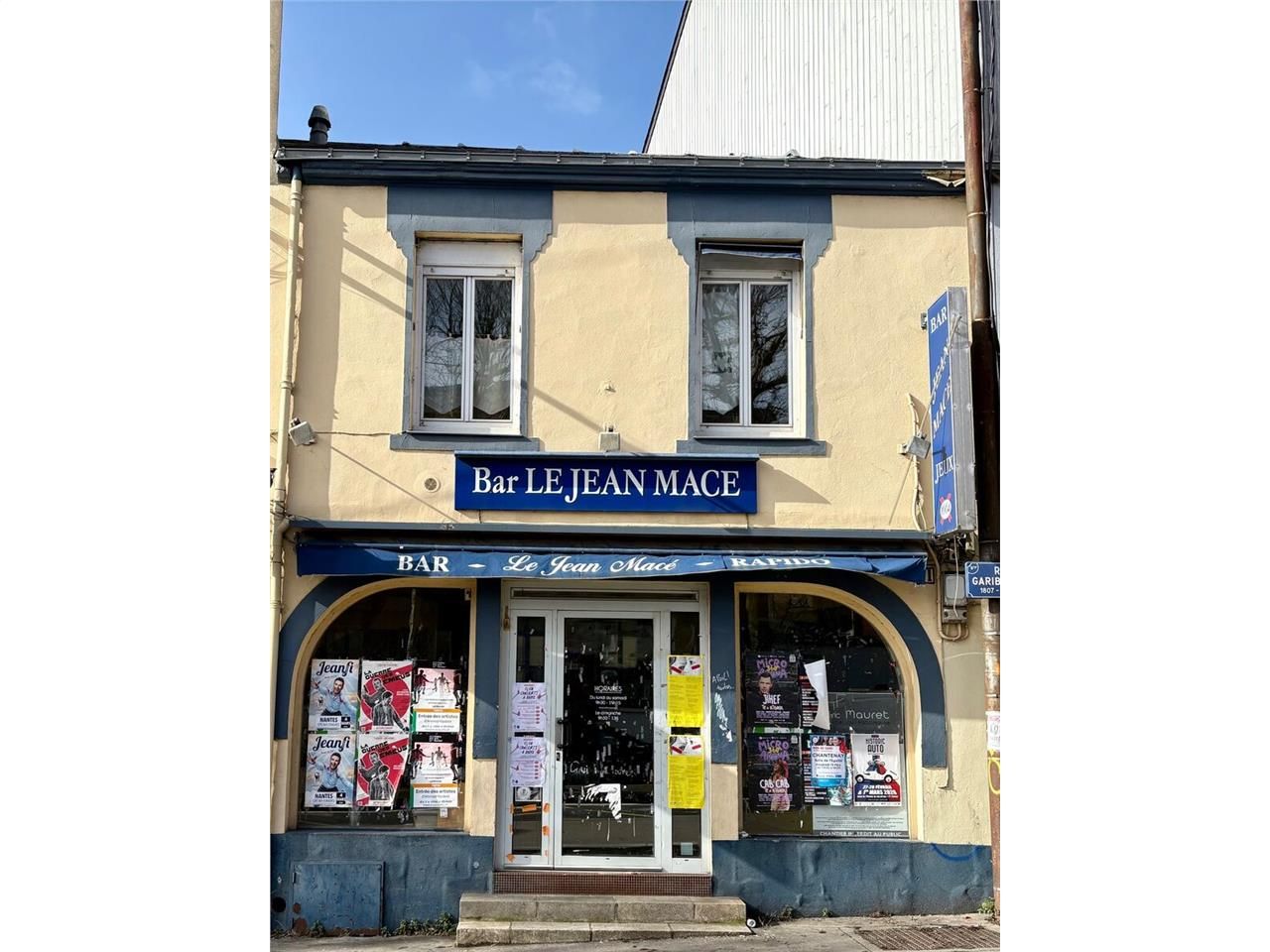 ARNOLD ENTREPRISE propose à la location un local 