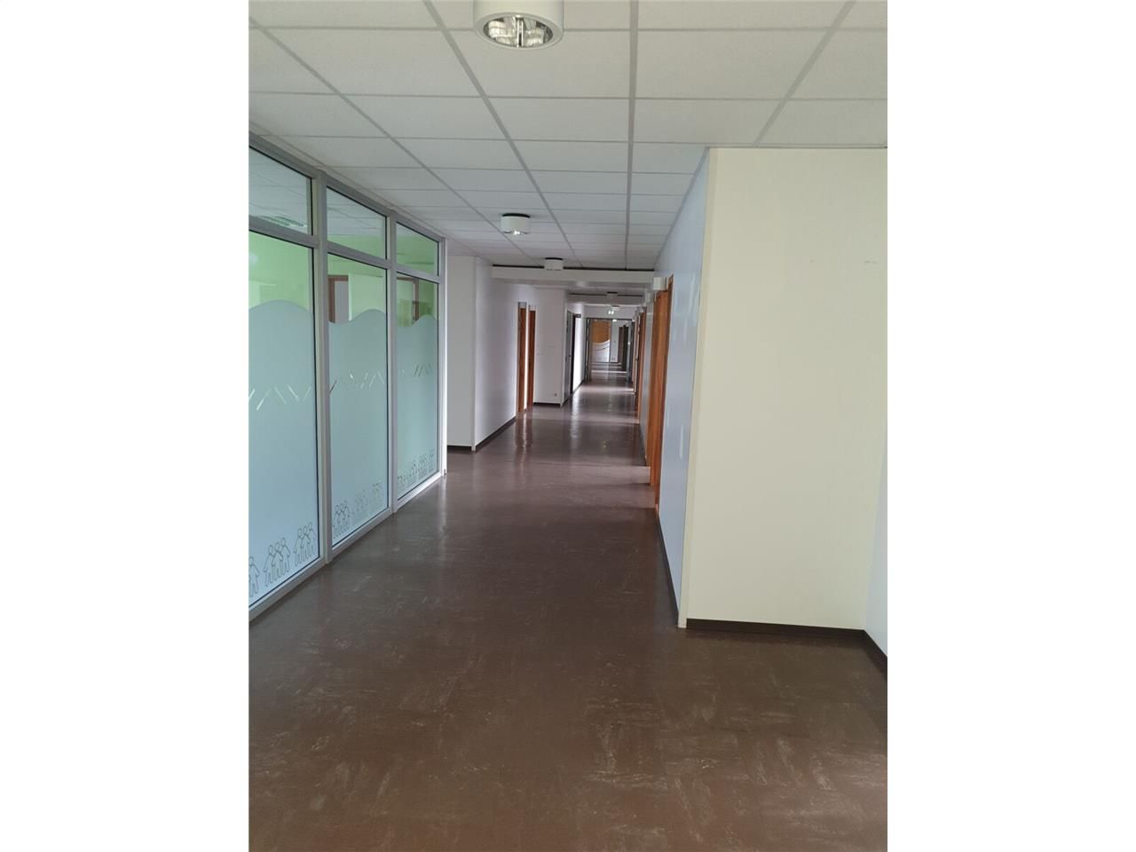 ARNOLD ENTREPRISE propose à la location des burea