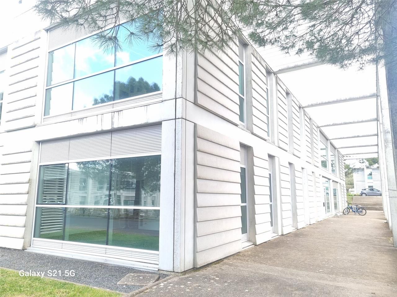 ARNOLD ENTREPRISE propose à la vente un immeuble 