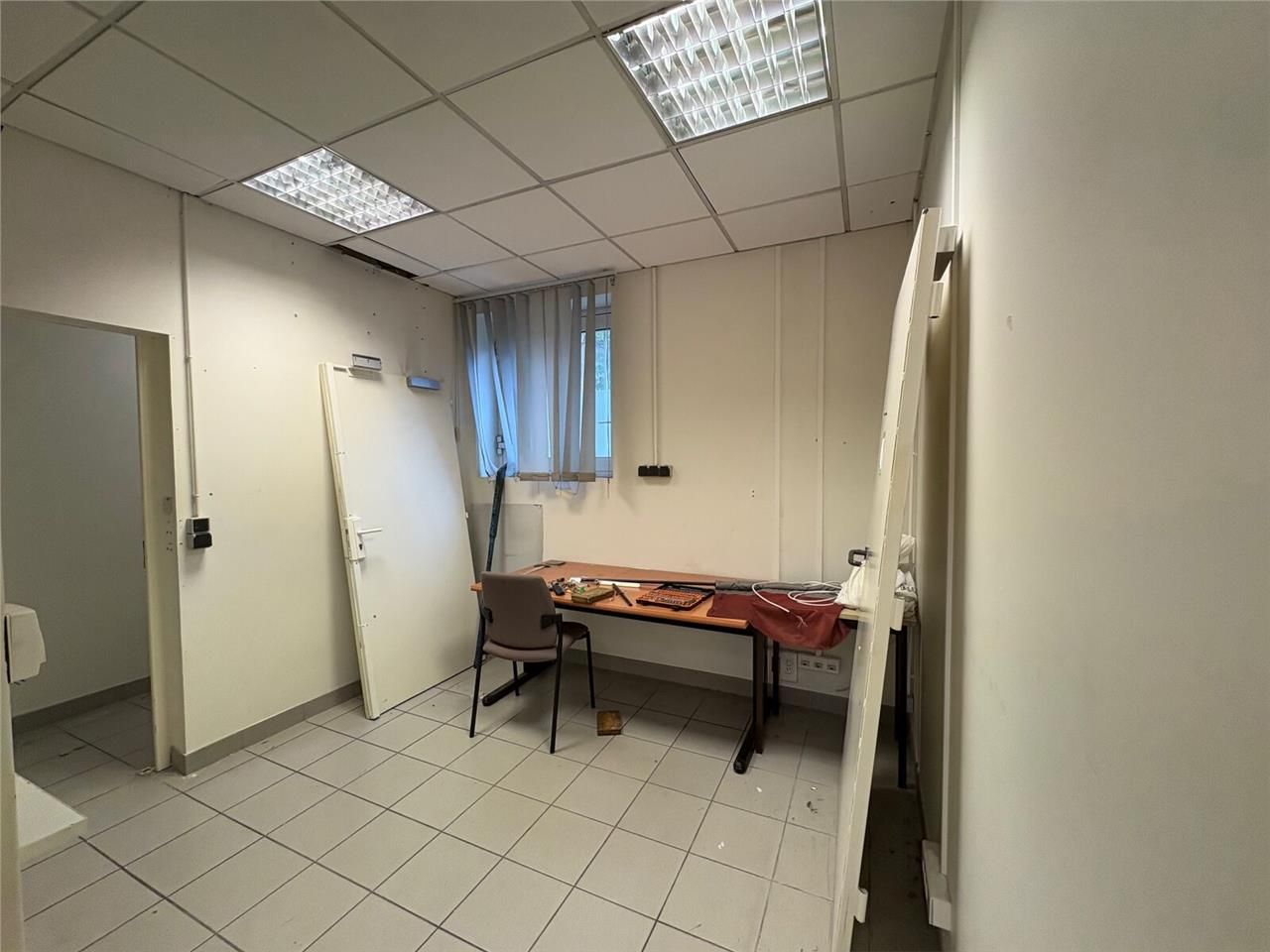 ARNOLD ENTREPRISE propose à la vente des locaux c