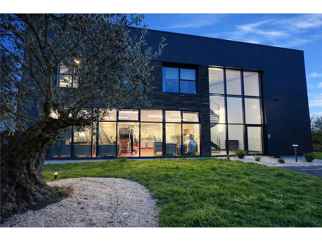 ARNOLD ENTREPRISE propose à LA CHAPELLE SUR ERDRE