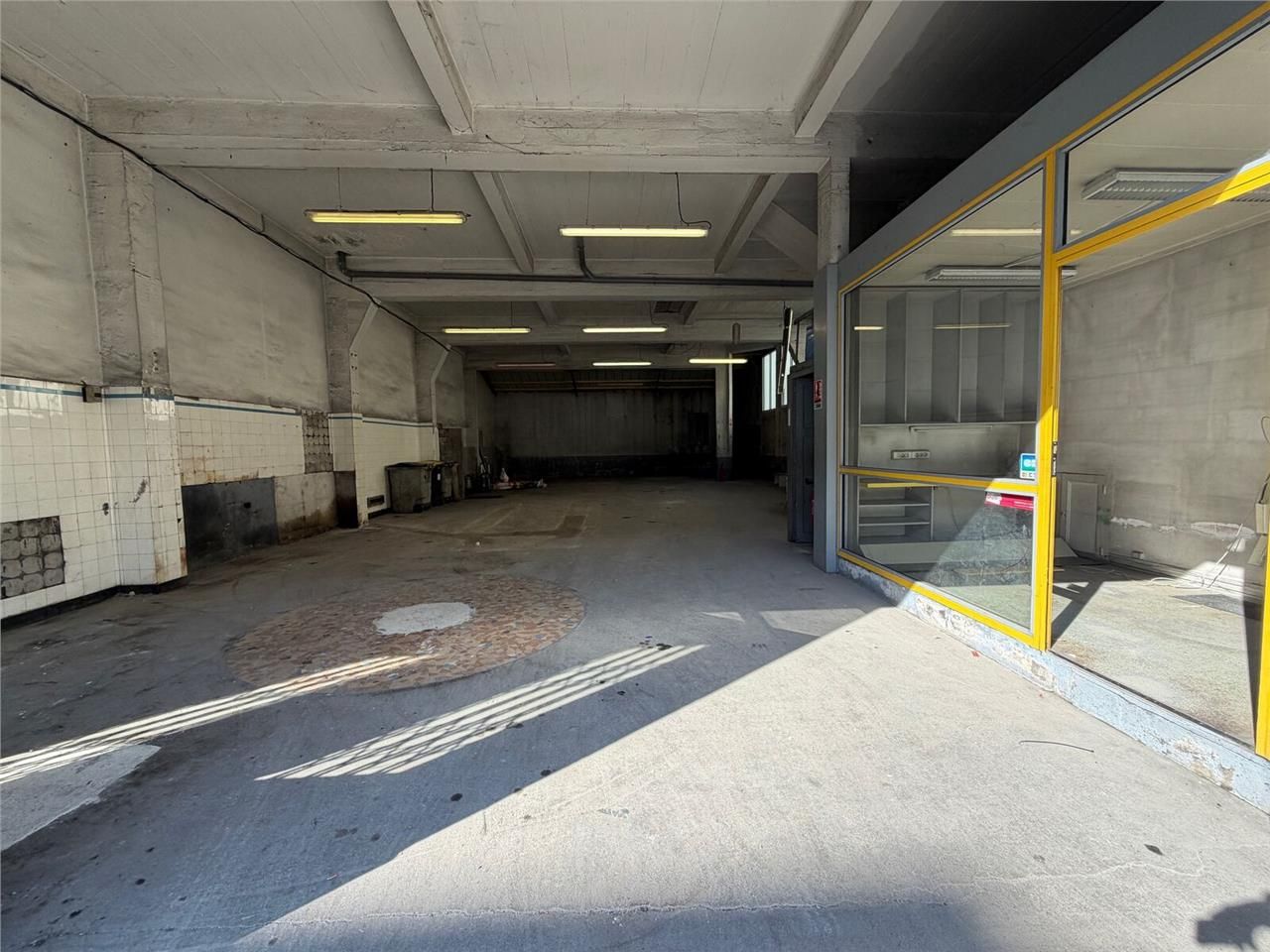 ARNOLD ENTREPRISE propose à la location un local 