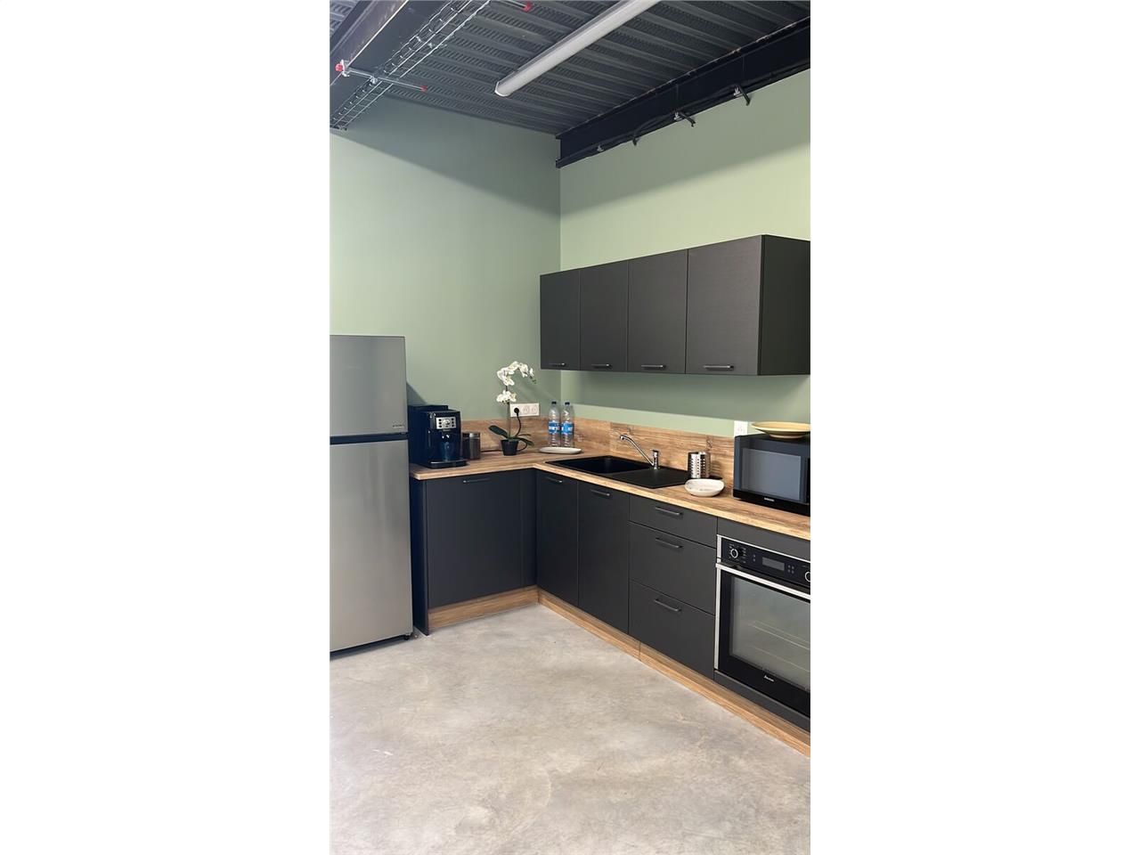 Au sein d'un immeuble regroupant des bureaux et d