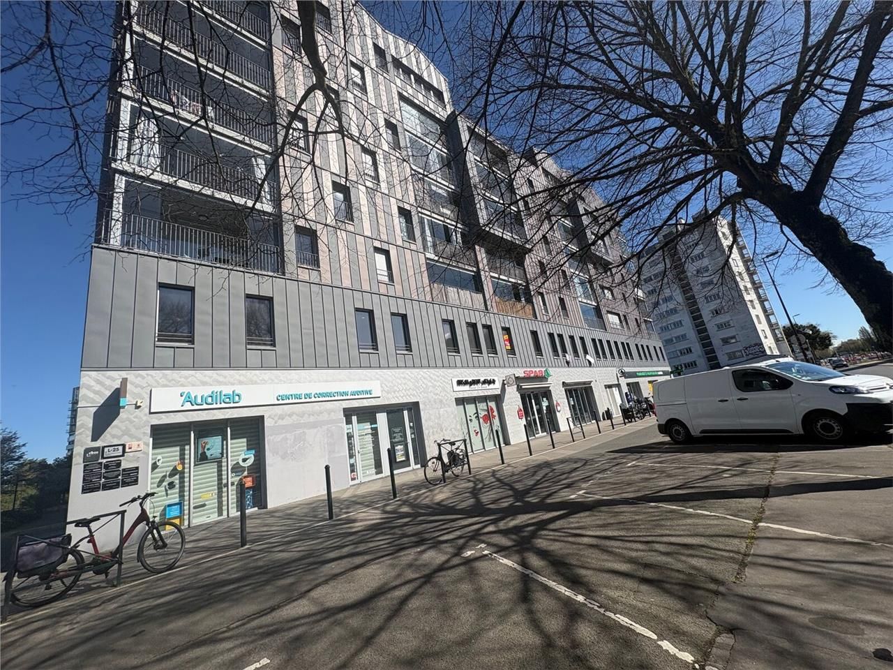 ARNOLD ENTREPRISE propose à la location des burea