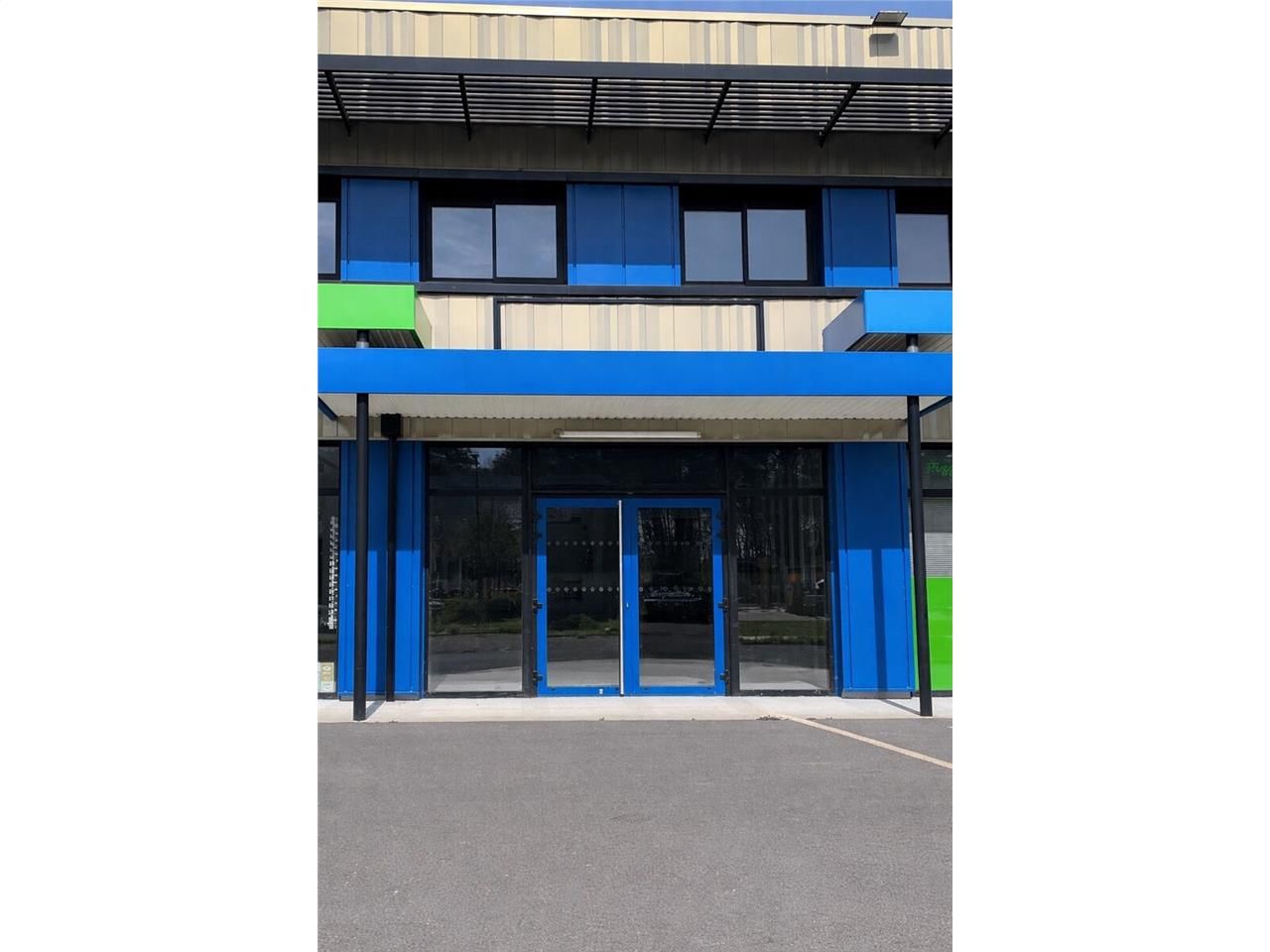 Ce local commercial idéalement situé au coeur  d'