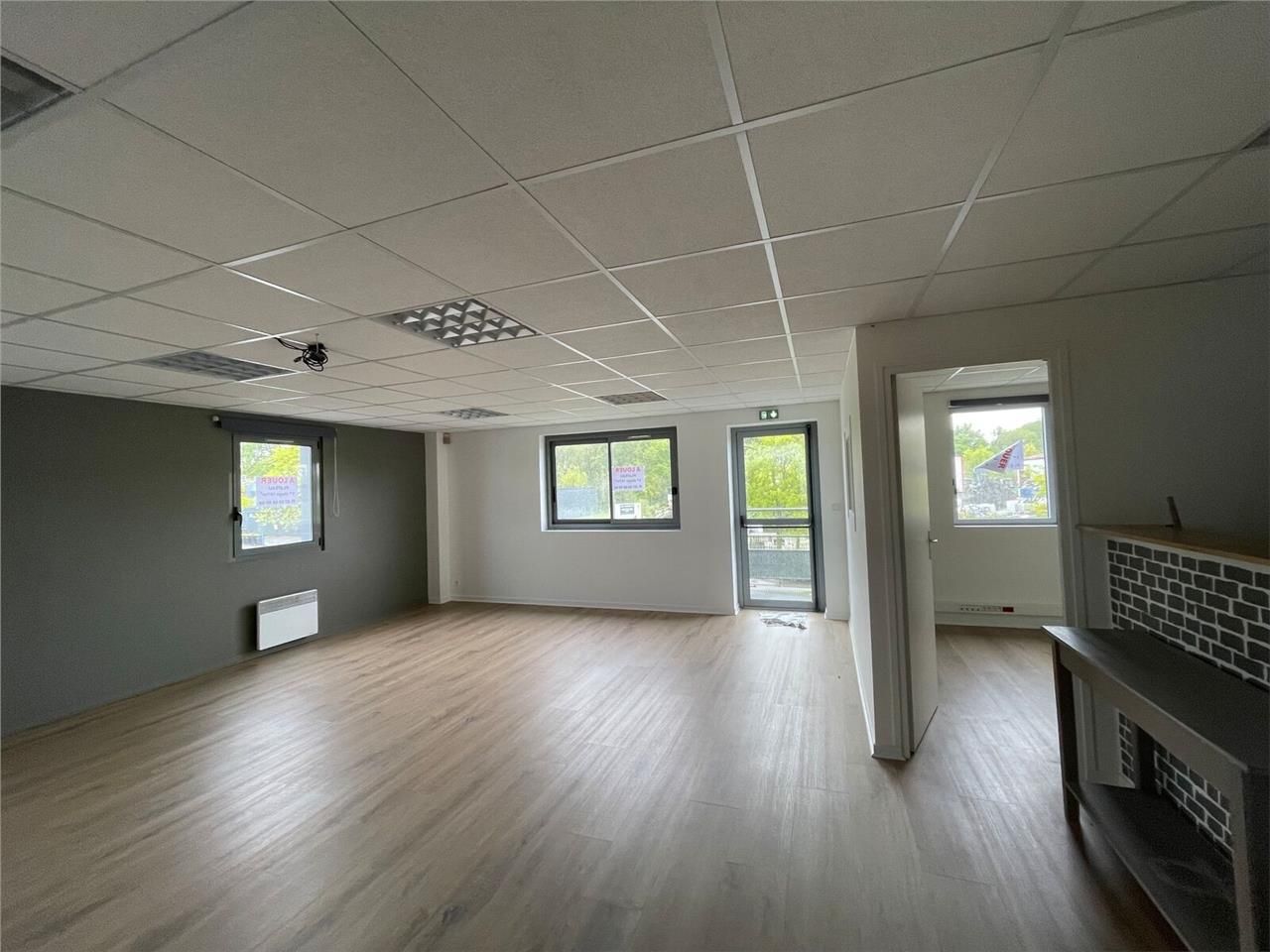 Ce plateau de bureaux, en excellent état, est idé