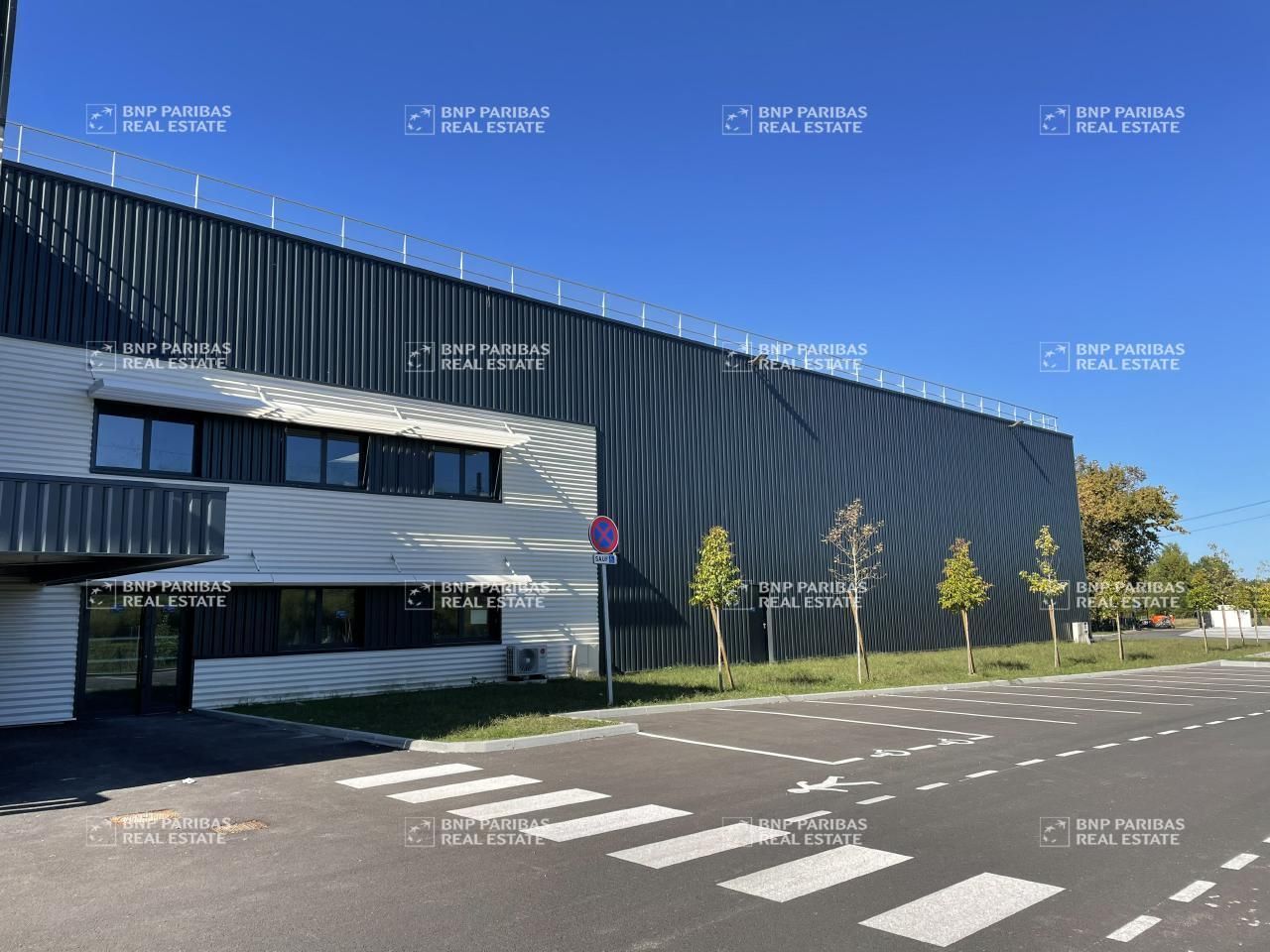 3488.96 m² pour ce activité en location à Ambarès-et-lagrave