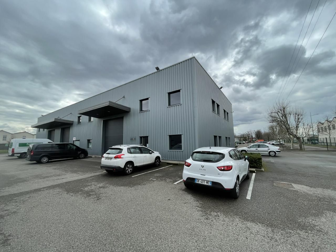 Location Activité 293 m² non divisibles 69800 Saint-priest