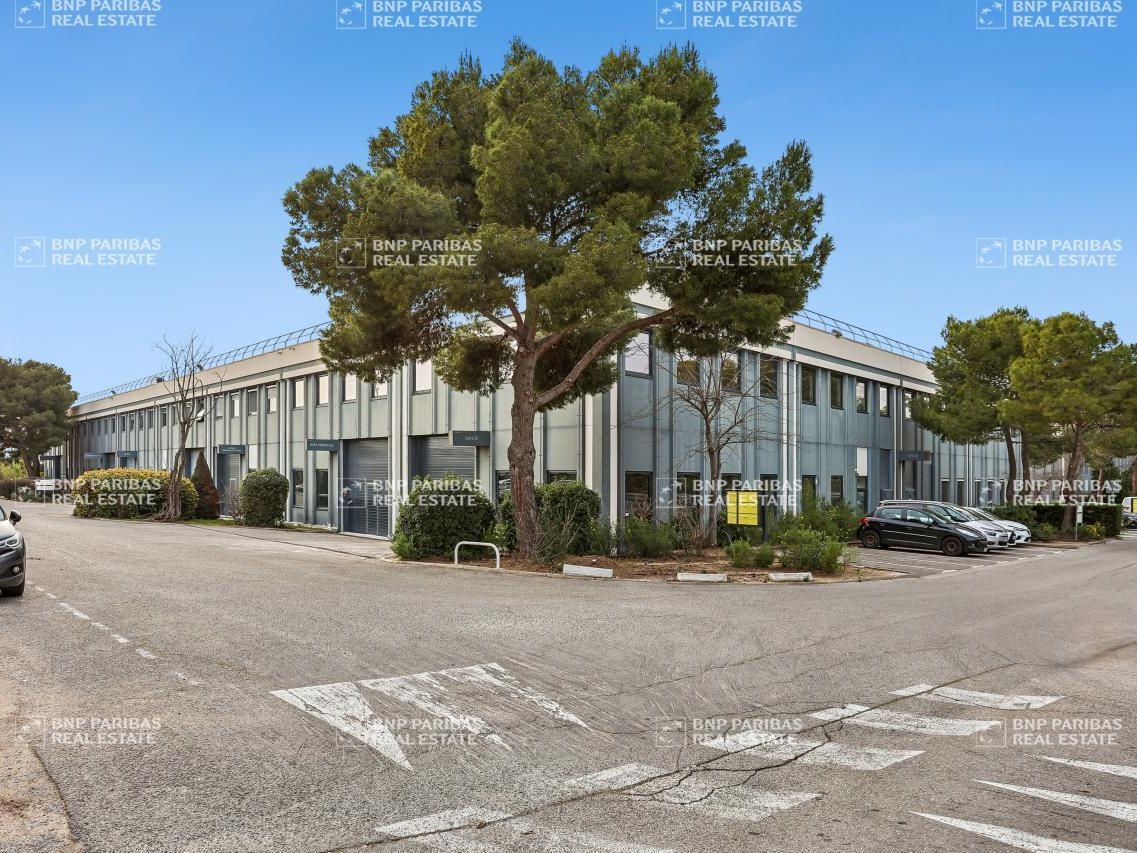 4933 m² pour ce bureaux en location à Vitrolles