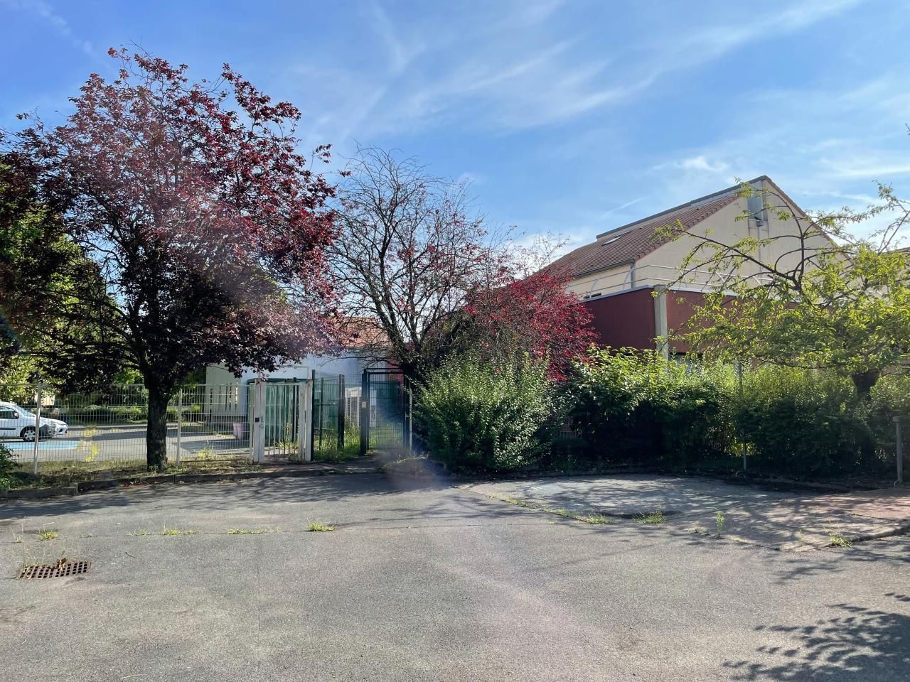 817 m² pour ce bureaux en location à Montmorency