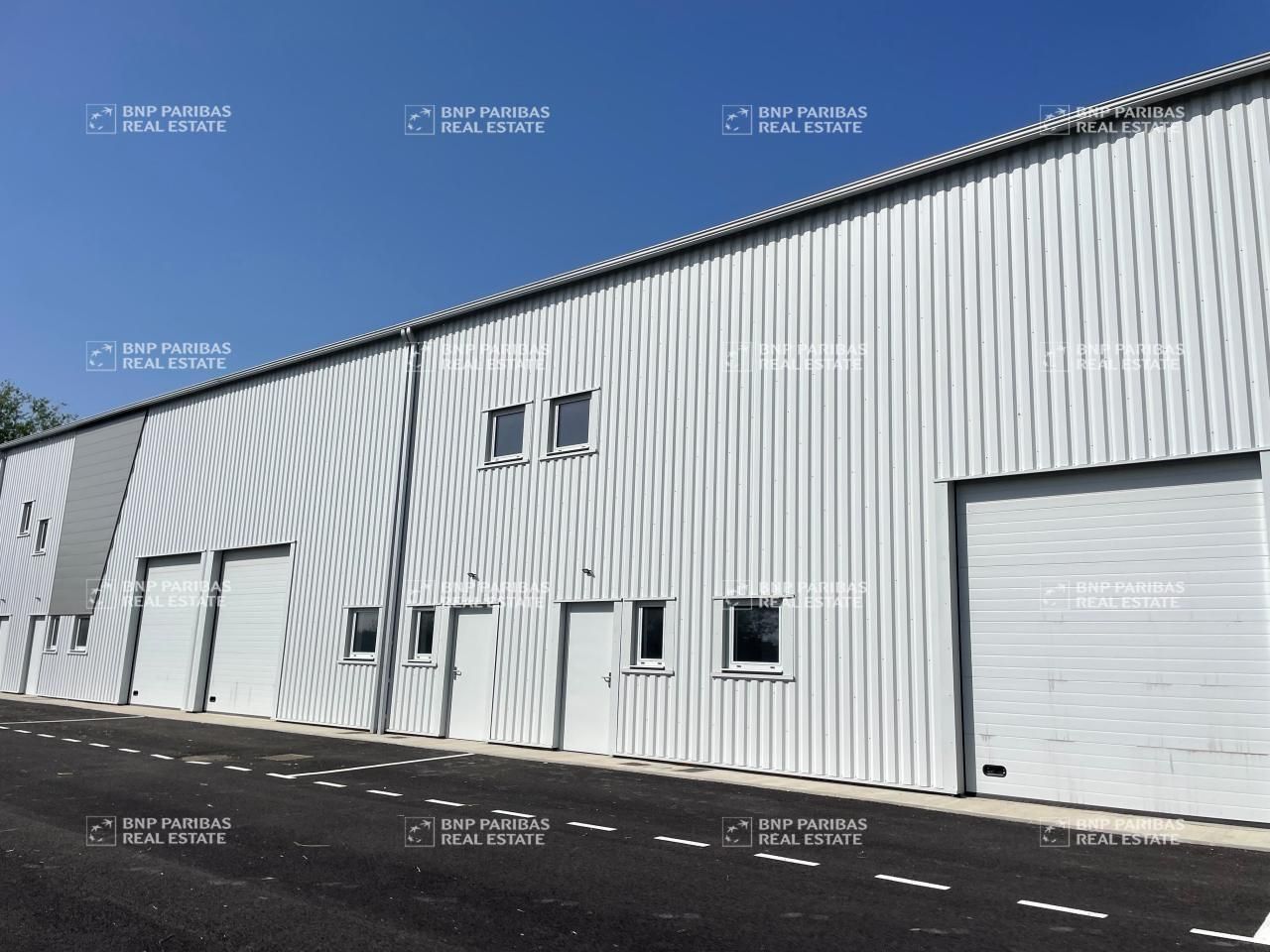 1008.41 m² pour ce activité en location à Lespinasse