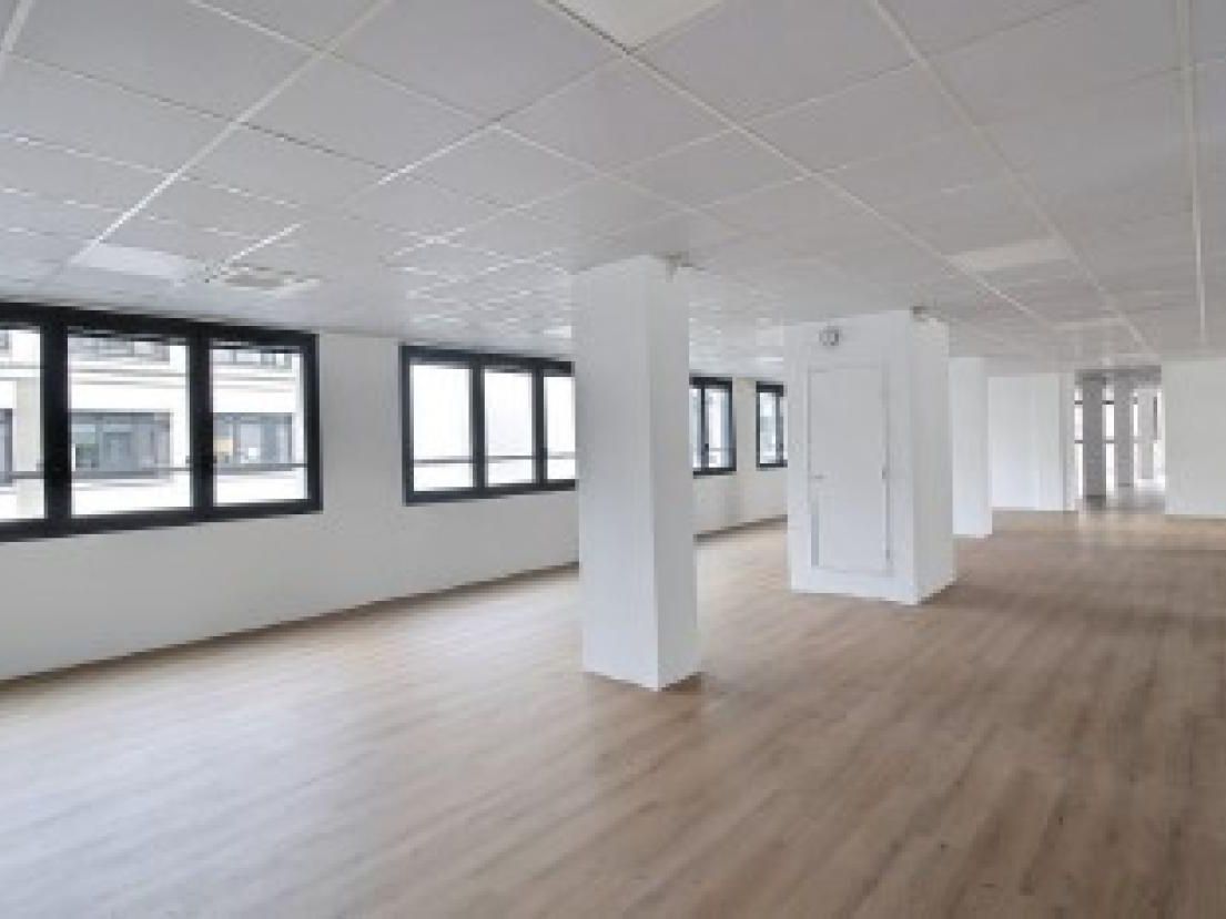 2076 m² pour ce bureaux en location à Paris